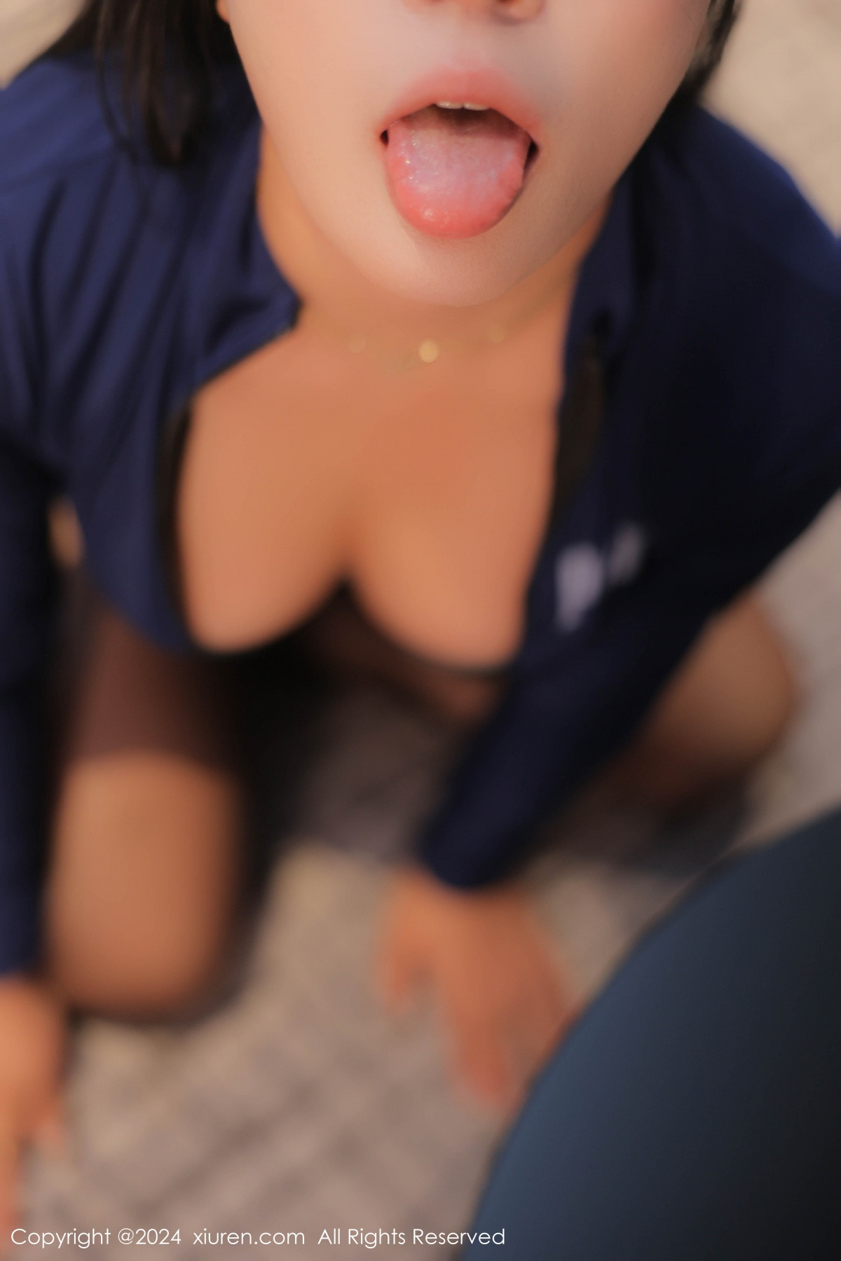 [XiuRen]高清写真图 2024.08.16 No.9022 麦田 黑丝美腿
