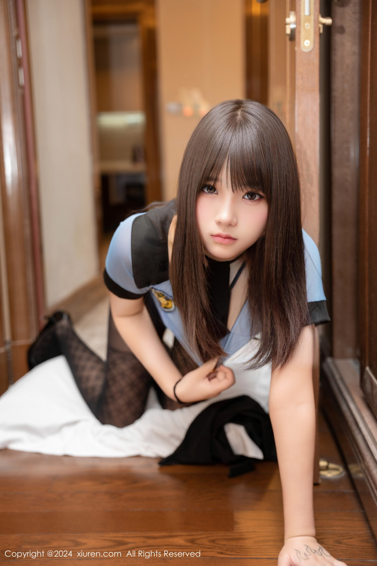 [XiuRen]高清写真图 2024.09.09 No.9129 姚若兮vay 黑丝美腿