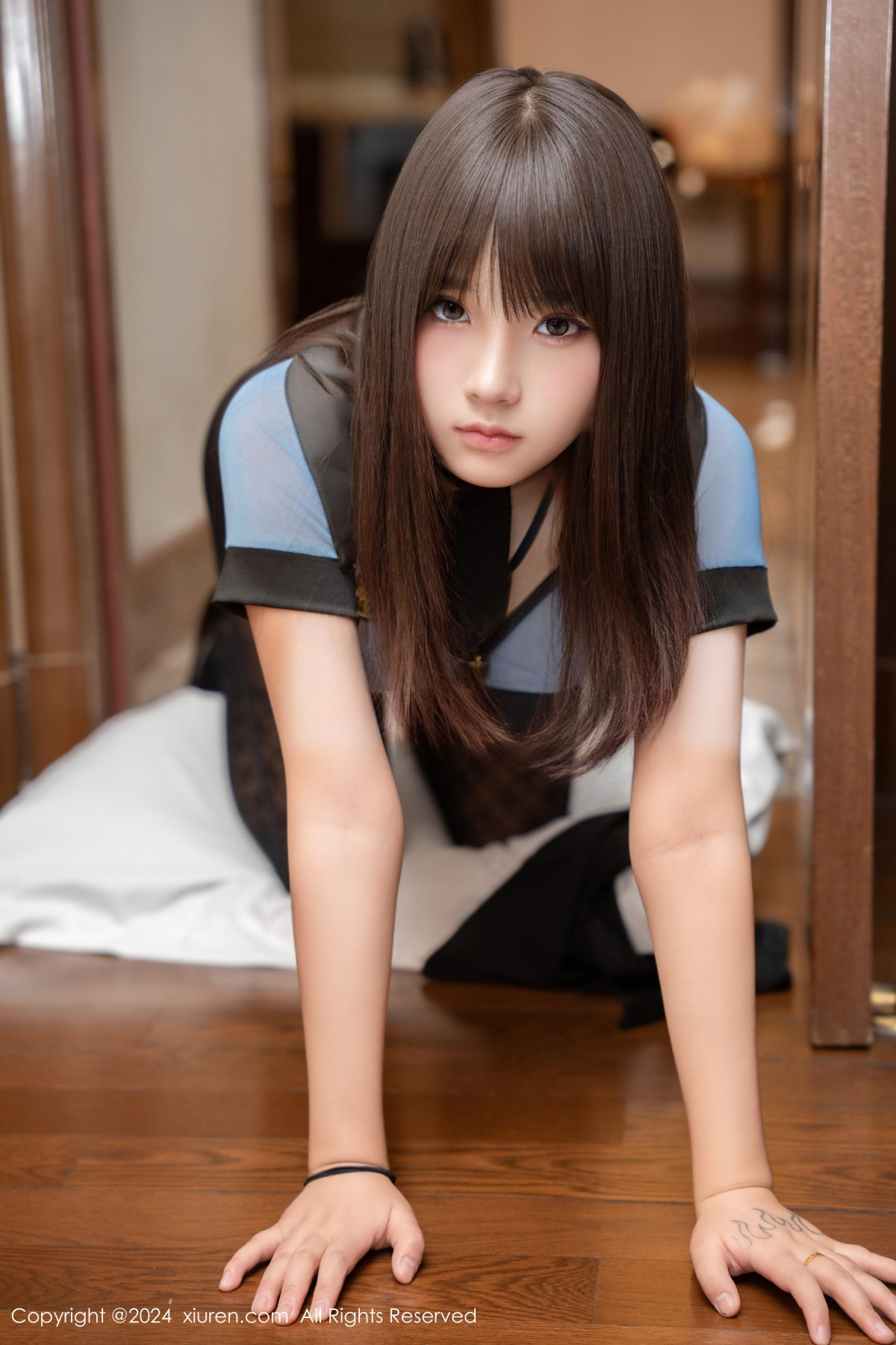 [XiuRen]高清写真图 2024.09.09 No.9129 姚若兮vay 黑丝美腿