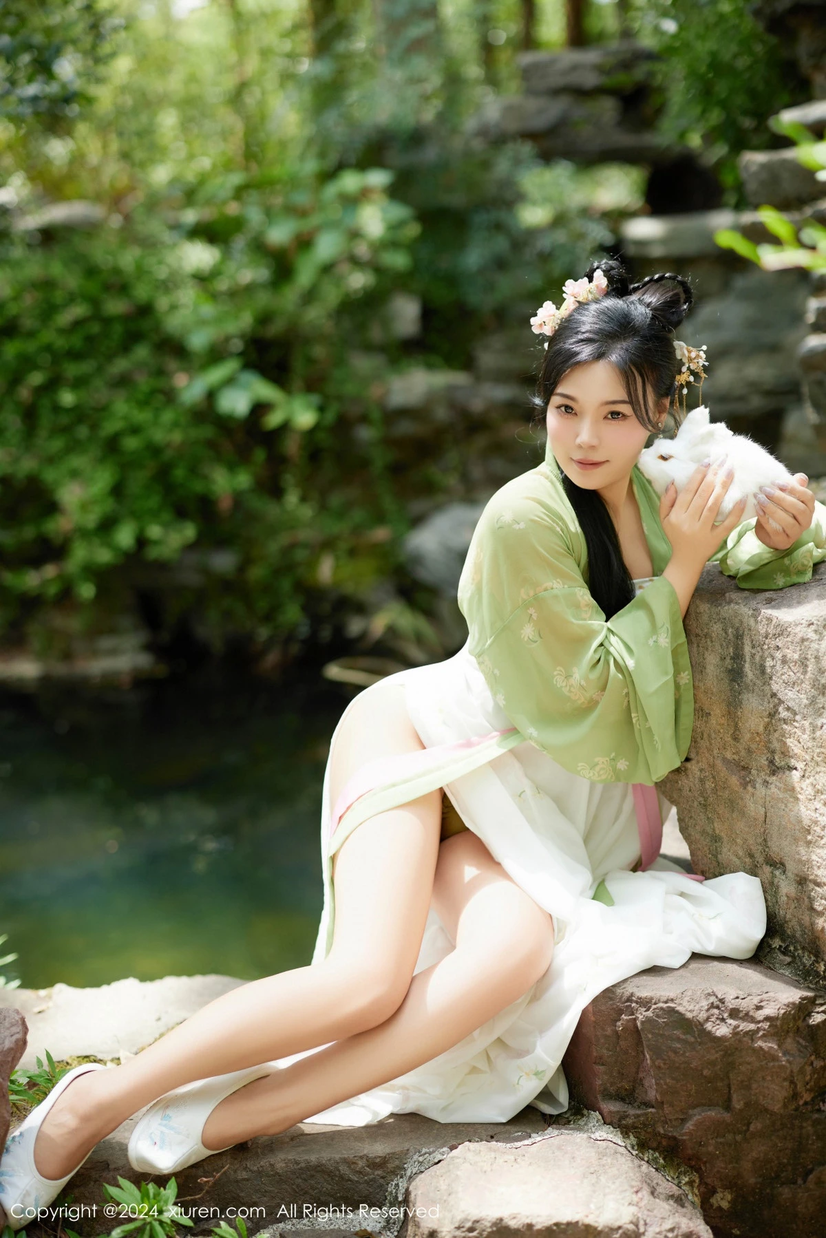 [XiuRen]高清写真图 2024.09.14 No.9162 麦田 性感美臀