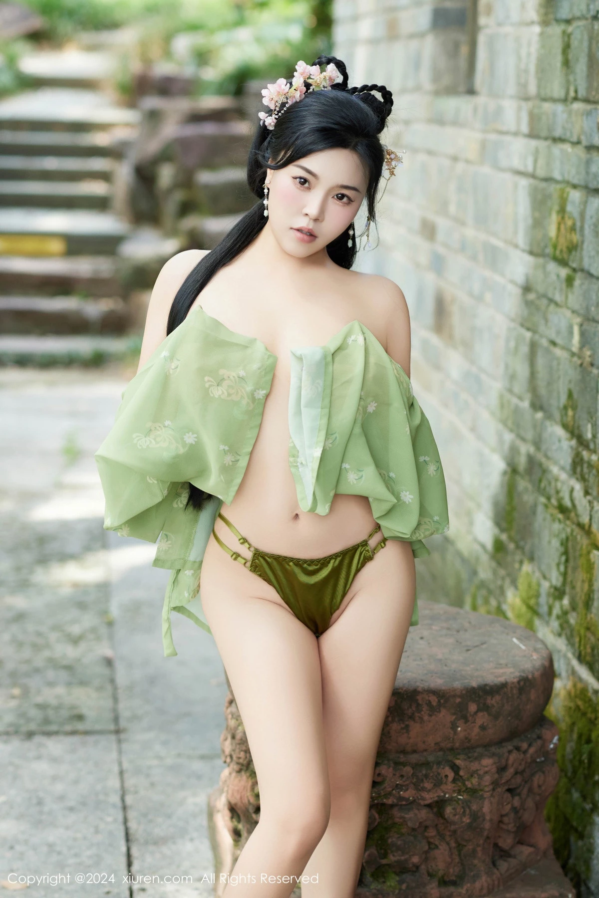 [XiuRen]高清写真图 2024.09.14 No.9162 麦田 性感美臀