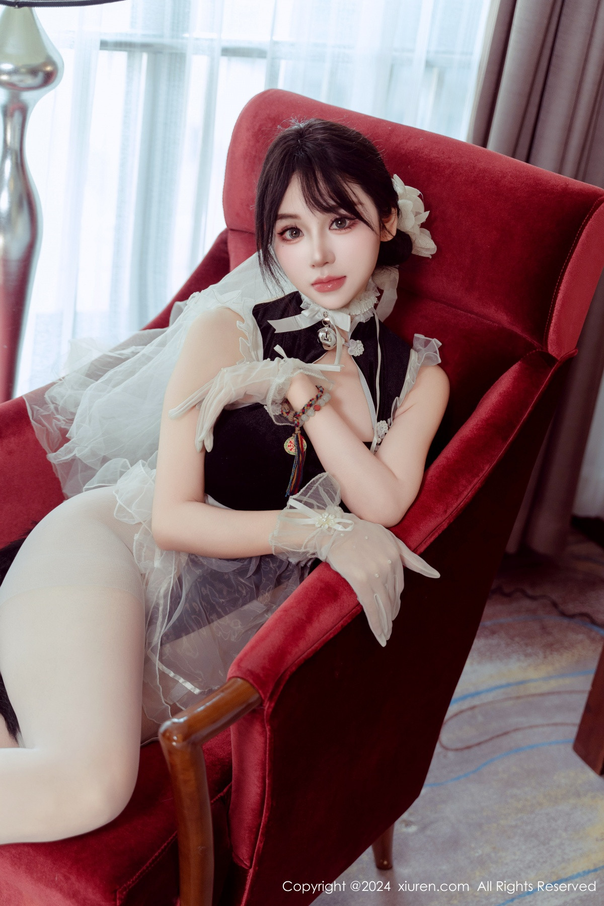 [XiuRen]高清写真图 2024.09.24 No.9197 汐汐爱吃草莓 丝袜美臀