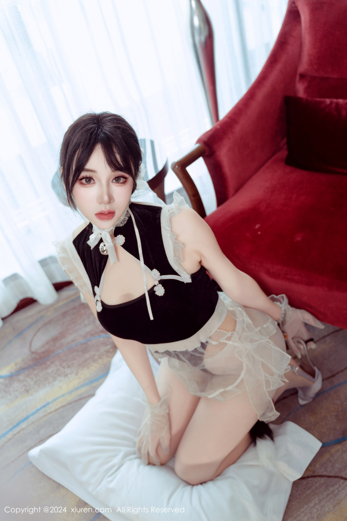 [XiuRen]高清写真图 2024.09.24 No.9197 汐汐爱吃草莓 丝袜美臀