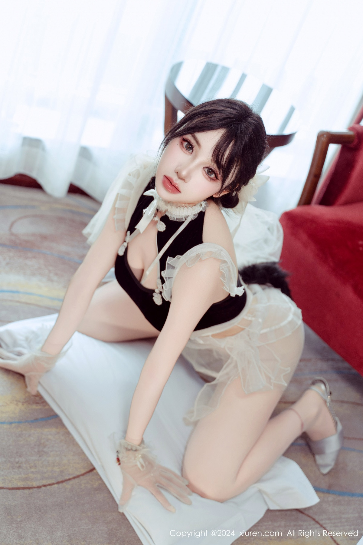 [XiuRen]高清写真图 2024.09.24 No.9197 汐汐爱吃草莓 丝袜美臀