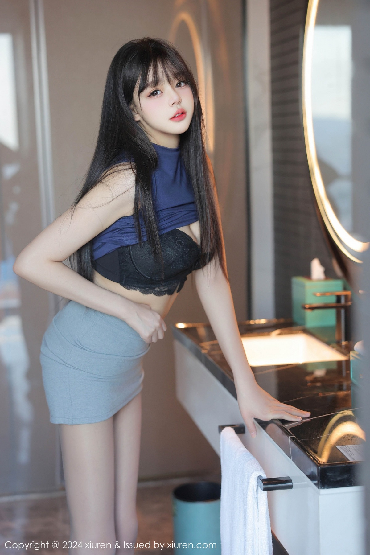 [XiuRen]高清写真图 2024.09.30 No.9233 柚柚小奶瓶 美腿短裙