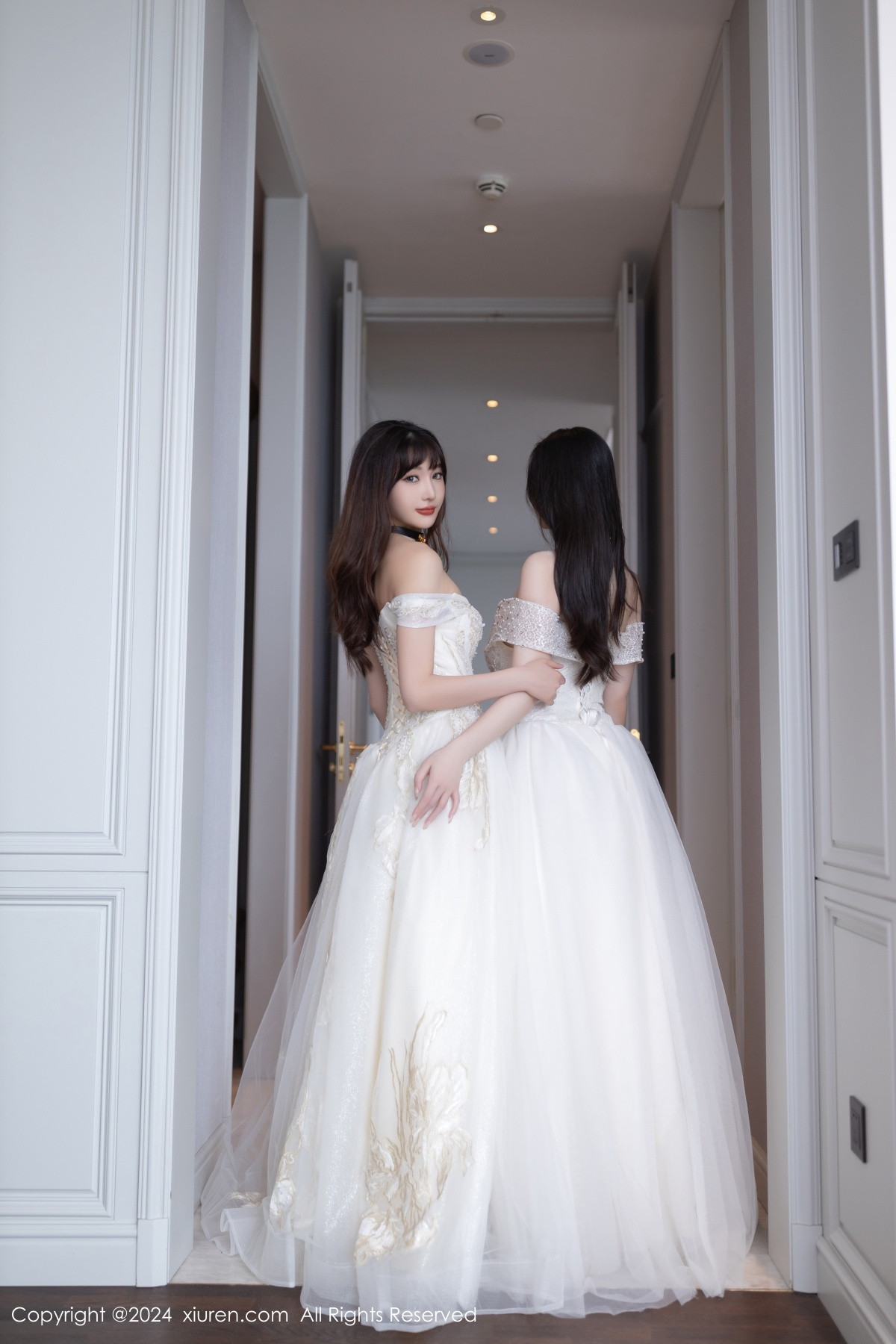 [XiuRen]高清写真图 2024.09.30 No.9240 小逗逗 丝袜美腿