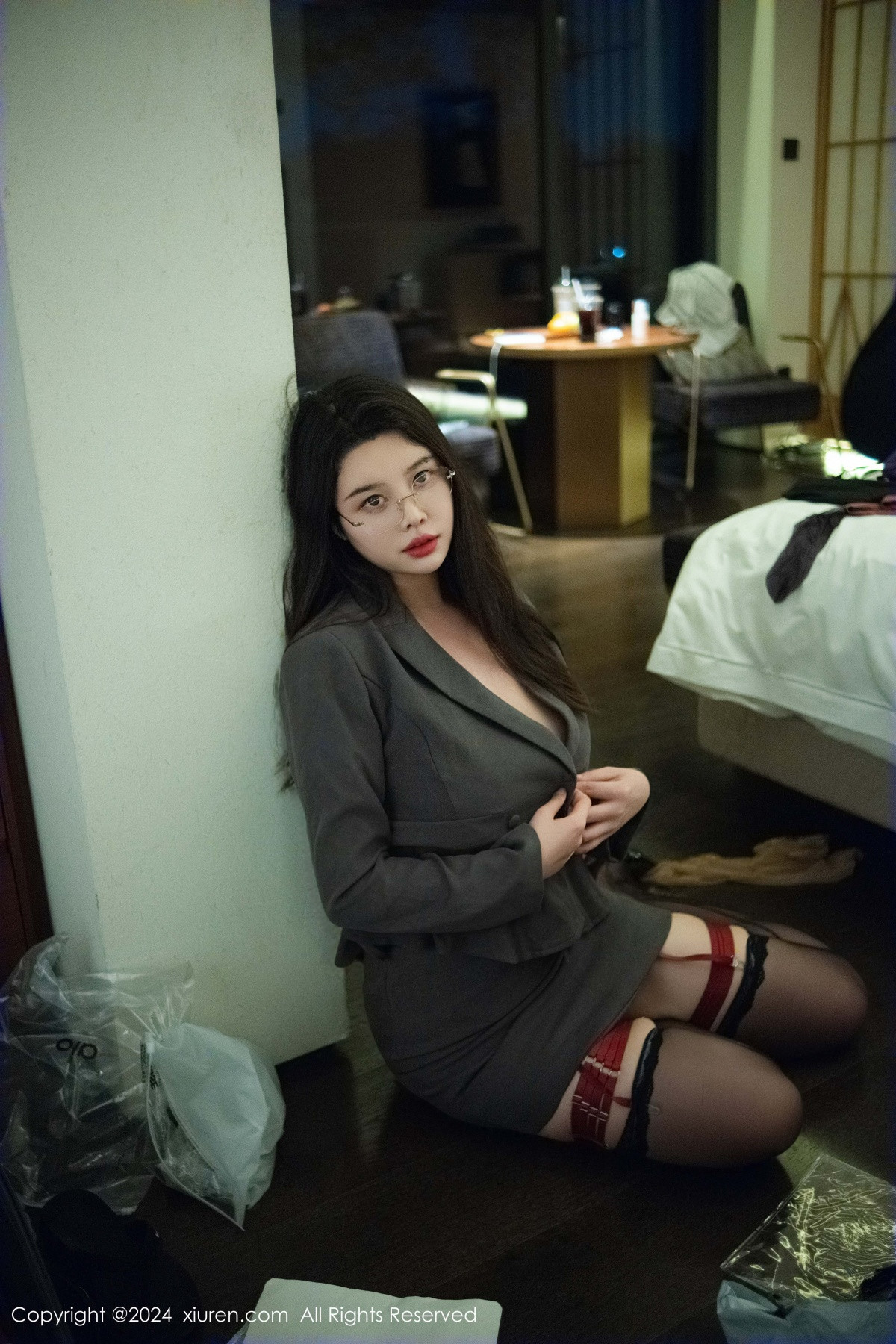 [XiuRen]高清写真图 2024.10.15 No.9287 樱桃小犊子 黑丝美臀