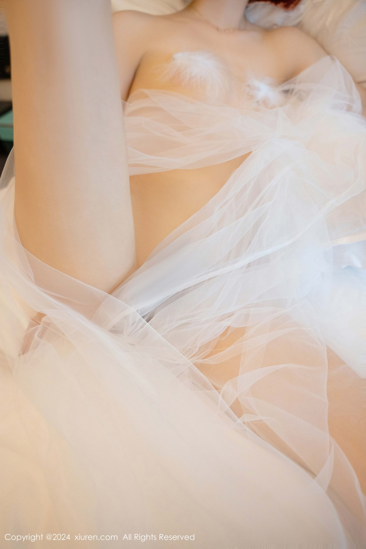 [XiuRen]高清写真图 2024.10.21 No.9318 白芷yy 性感美腿
