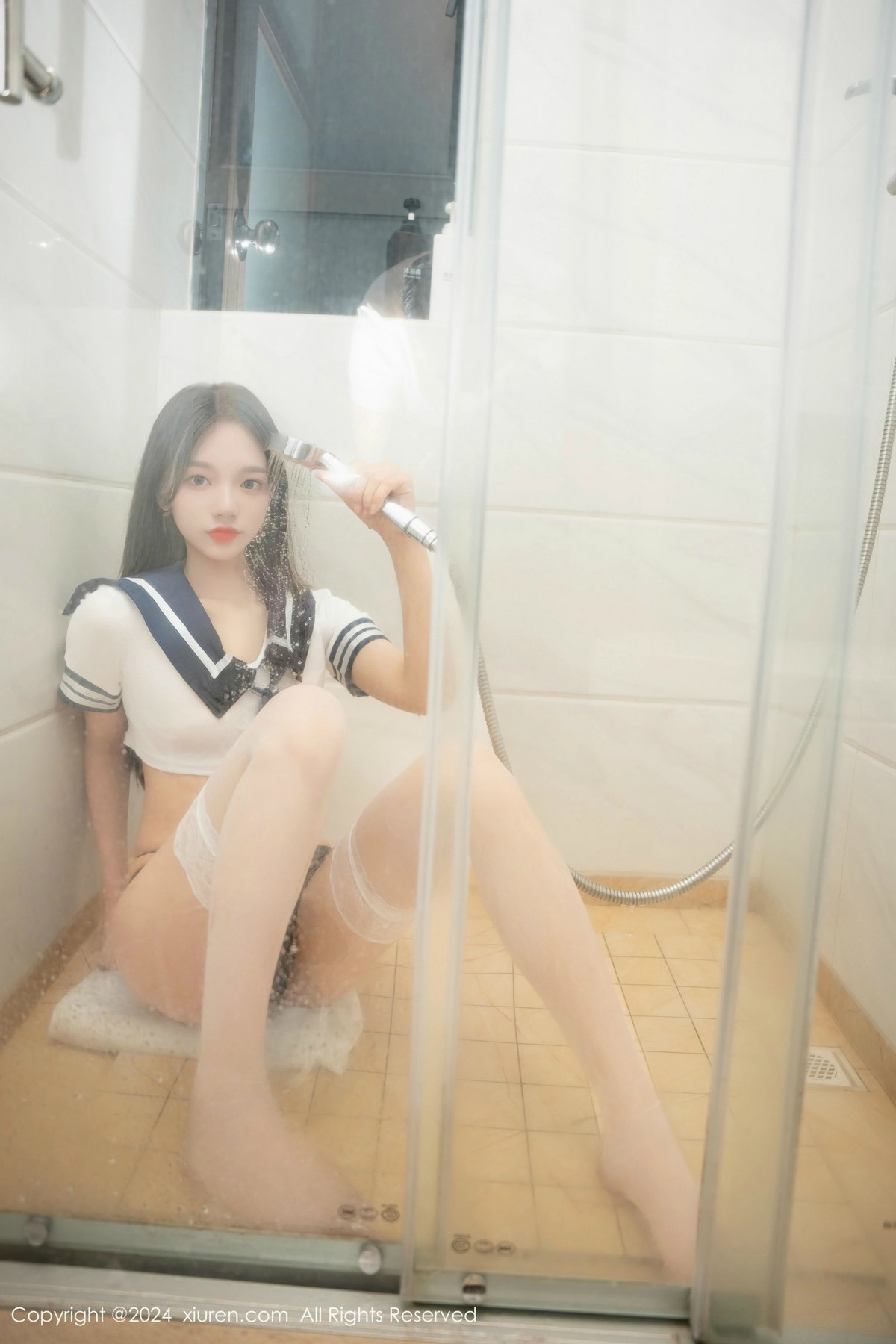 [XiuRen]高清写真图 2024.11.18 No.9460 奶茹 丝袜美腿