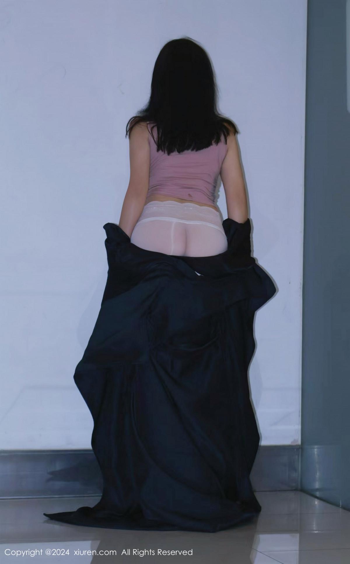 [XiuRen]高清写真图 2024.11.22 No.9489 小薯条nienie 黑丝美腿