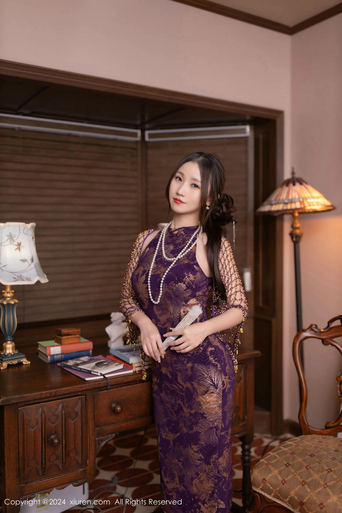 [XiuRen]高清写真图 2024.11.27 No.9513 杏子Yada 丝袜美腿