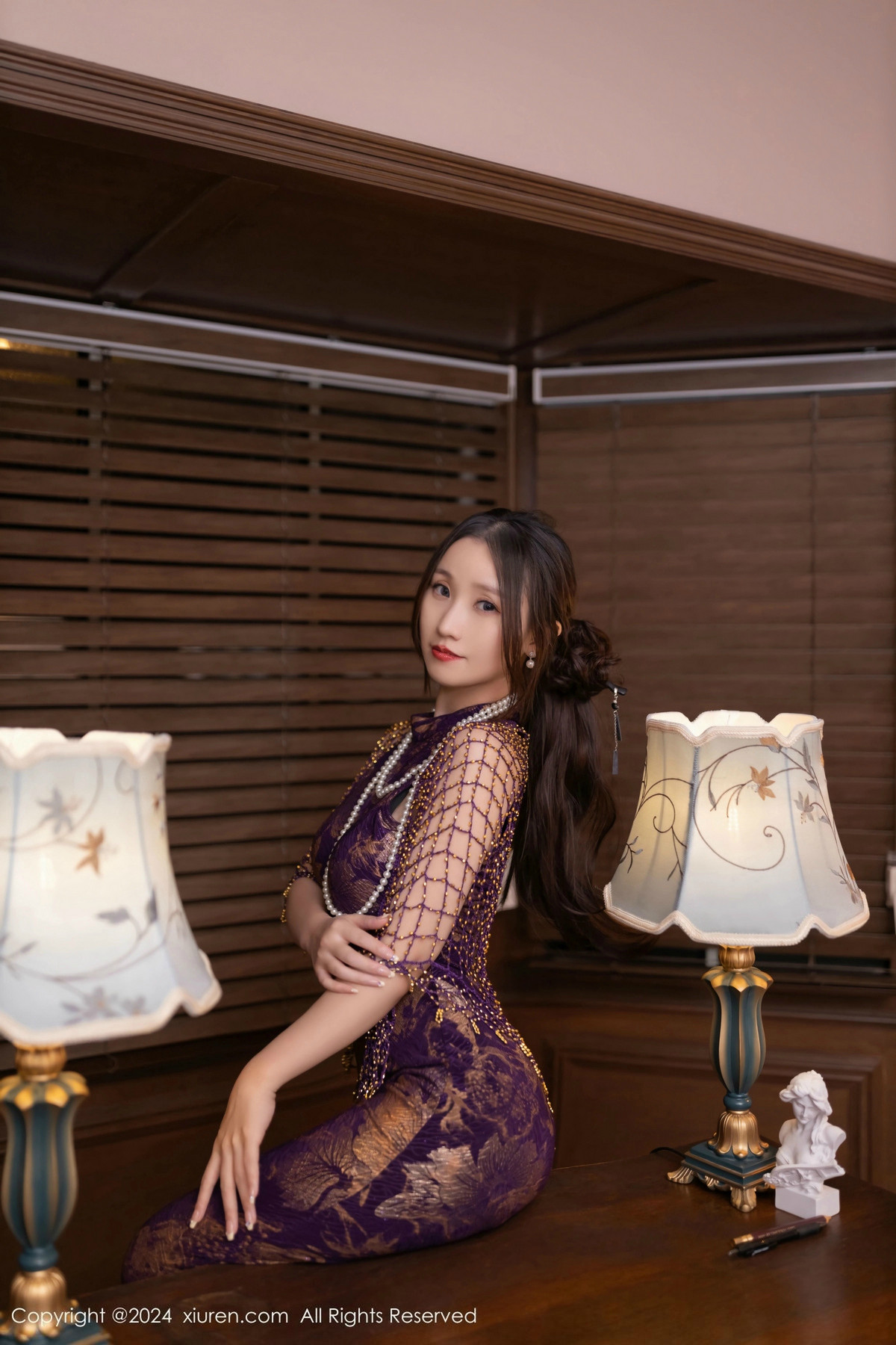 [XiuRen]高清写真图 2024.11.27 No.9513 杏子Yada 丝袜美腿