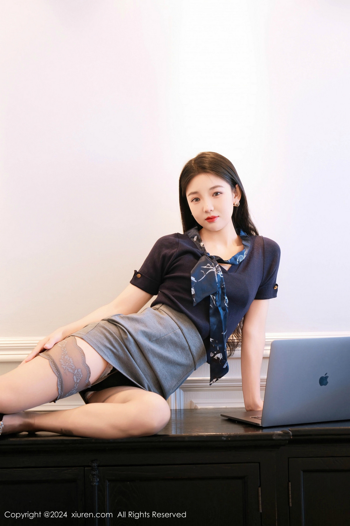 [XiuRen]高清写真图 2024.12.11 No.9580 希恬儿 丝袜美腿