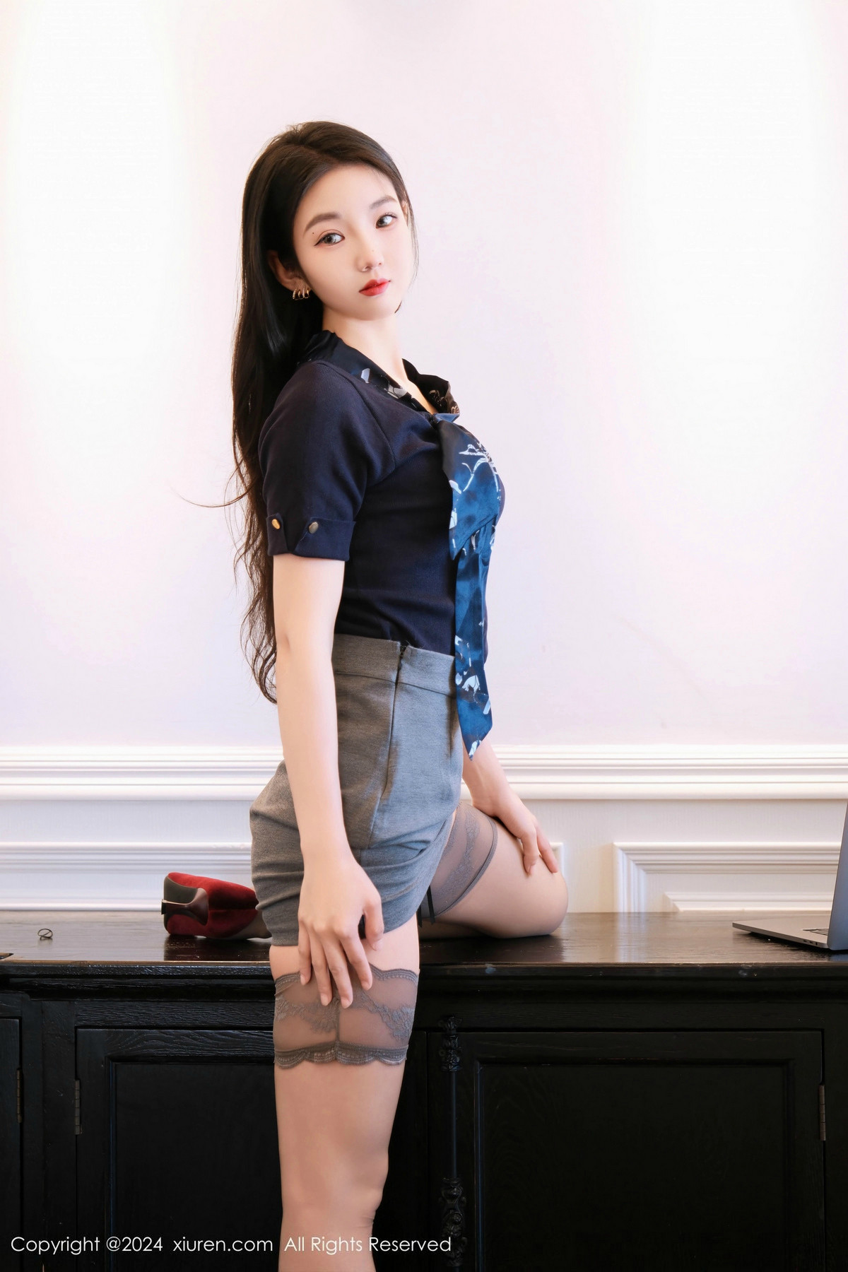 [XiuRen]高清写真图 2024.12.11 No.9580 希恬儿 丝袜美腿