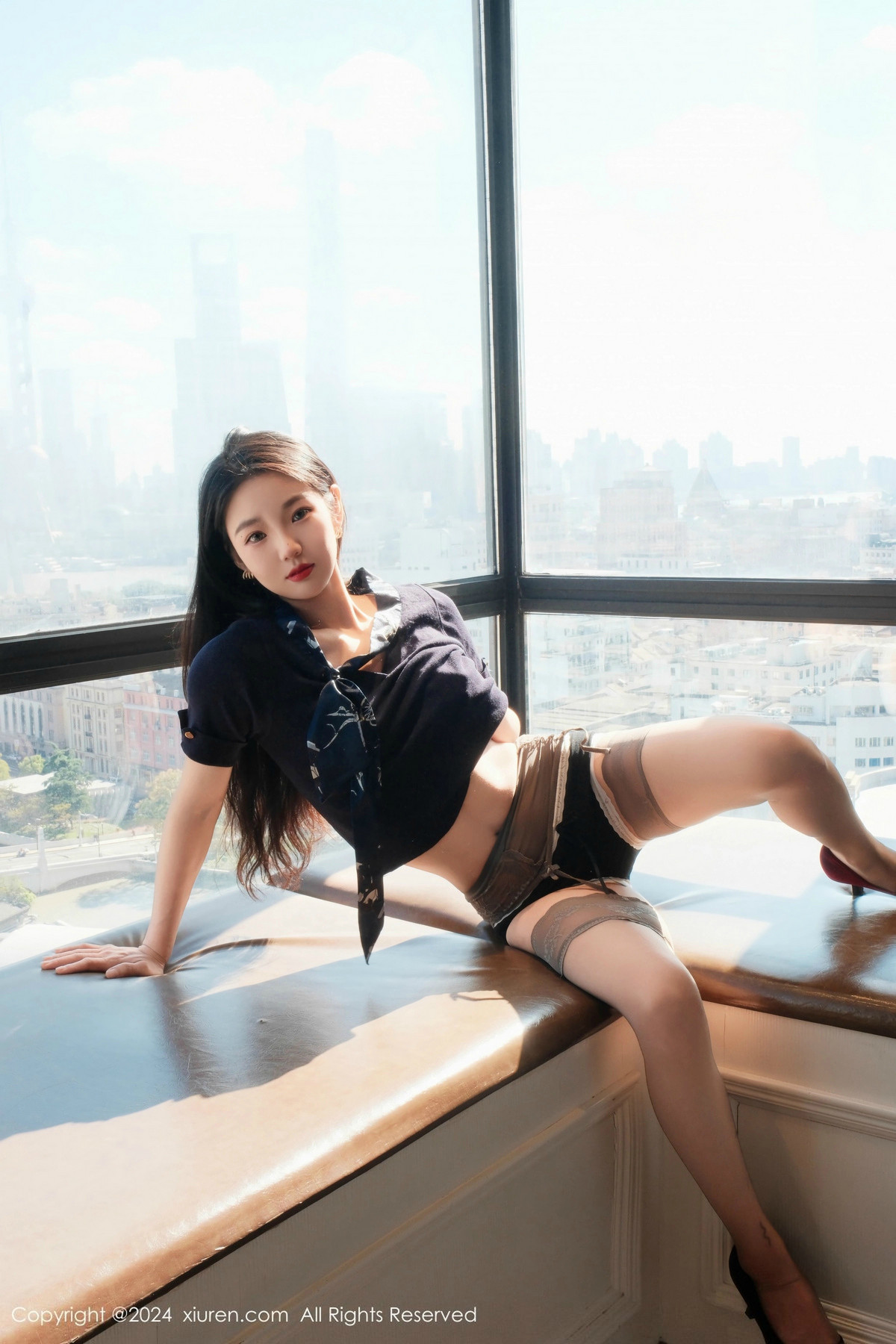 [XiuRen]高清写真图 2024.12.11 No.9580 希恬儿 丝袜美腿