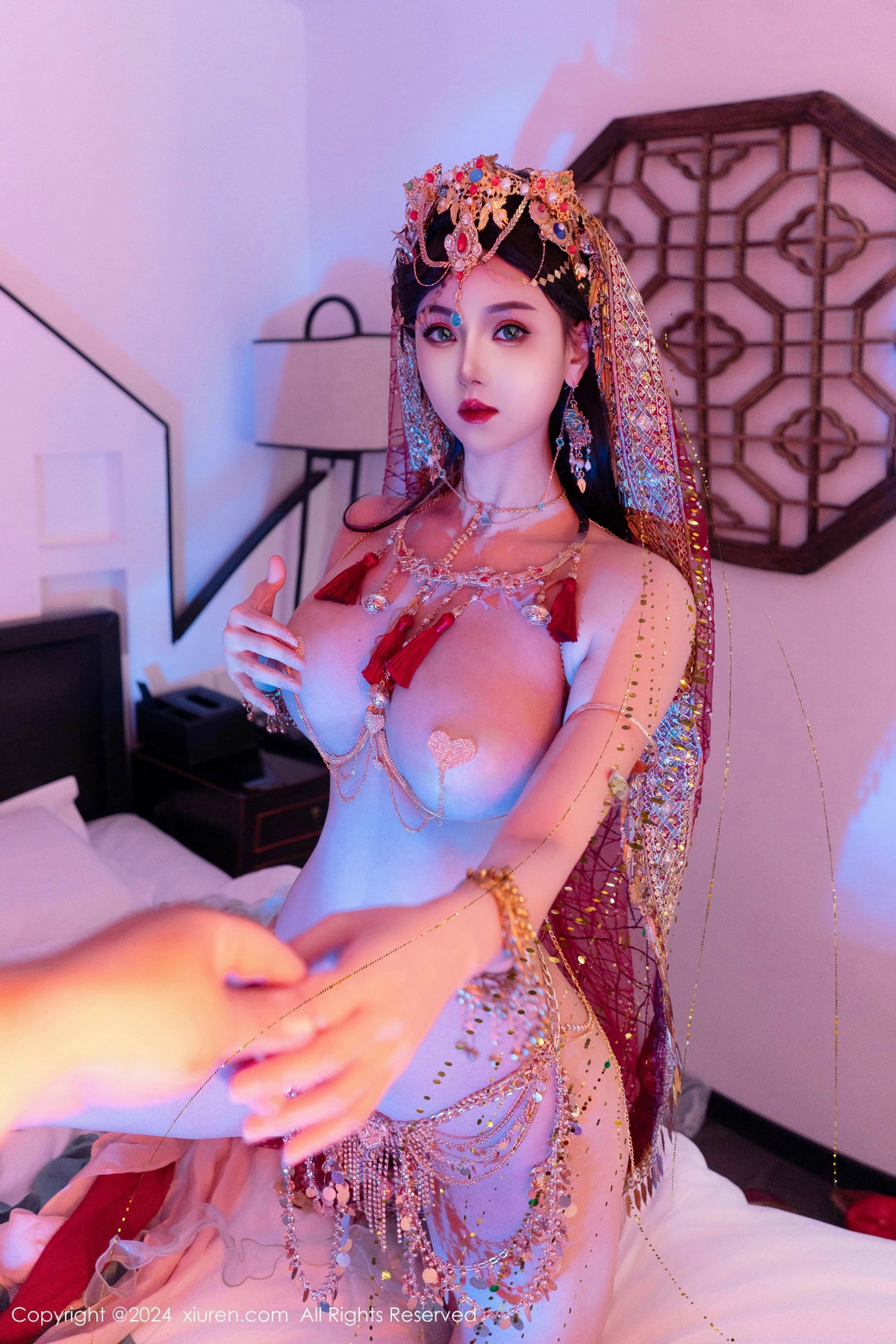 [XiuRen]高清写真图 2024.12.12 No.9585 不吃冰淇淋 美乳性感