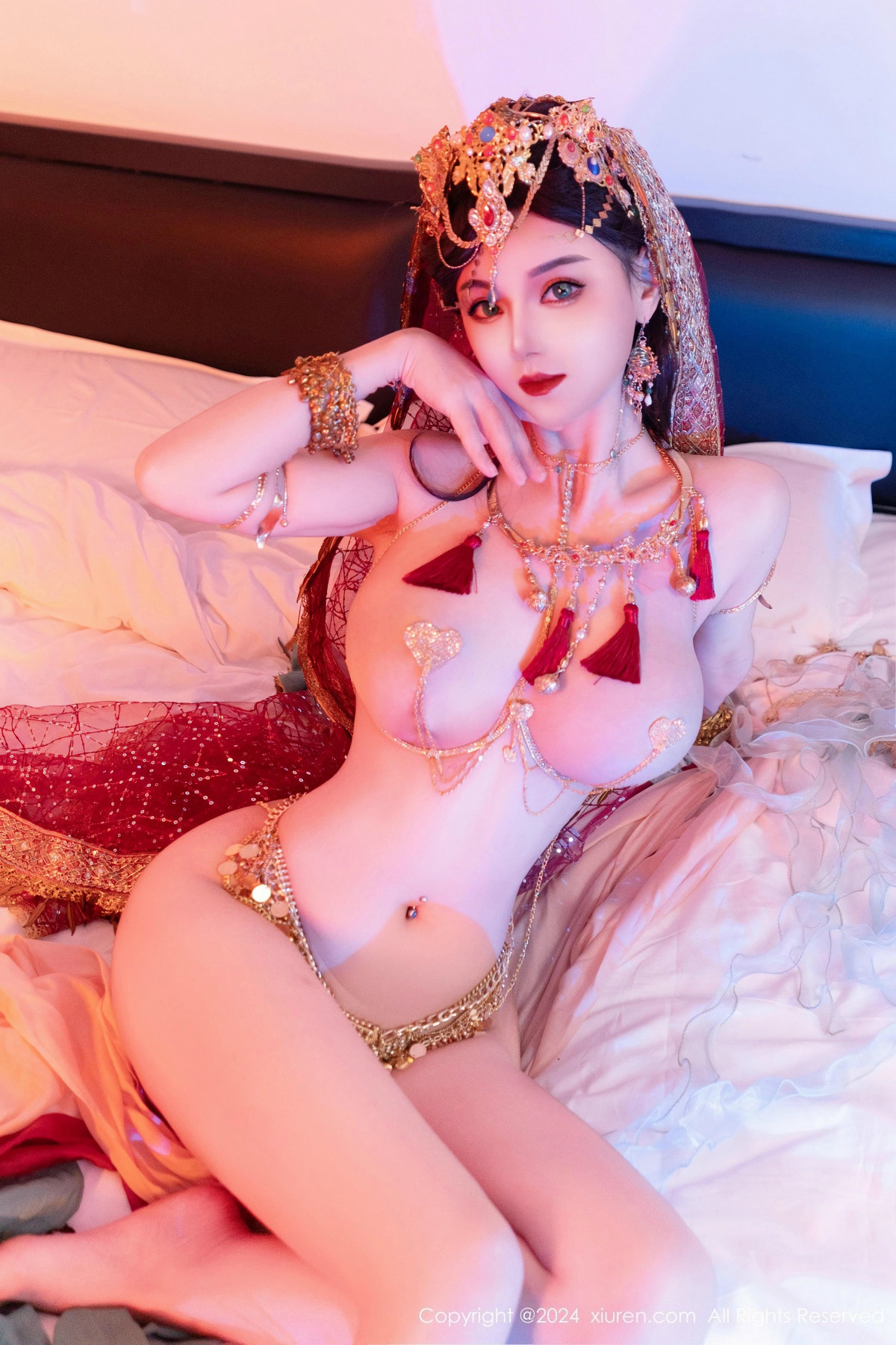 [XiuRen]高清写真图 2024.12.12 No.9585 不吃冰淇淋 美乳性感
