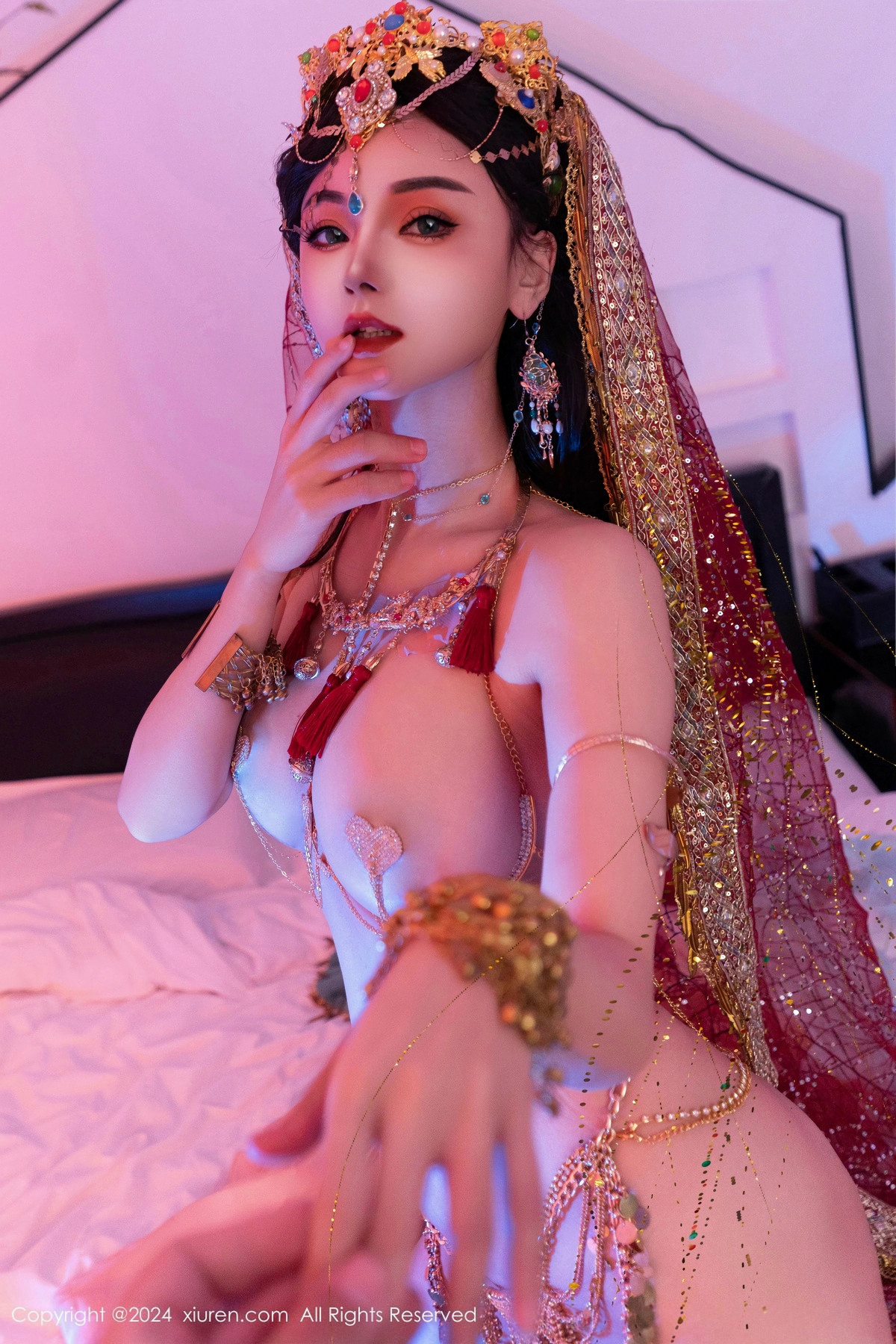 [XiuRen]高清写真图 2024.12.12 No.9585 不吃冰淇淋 美乳性感