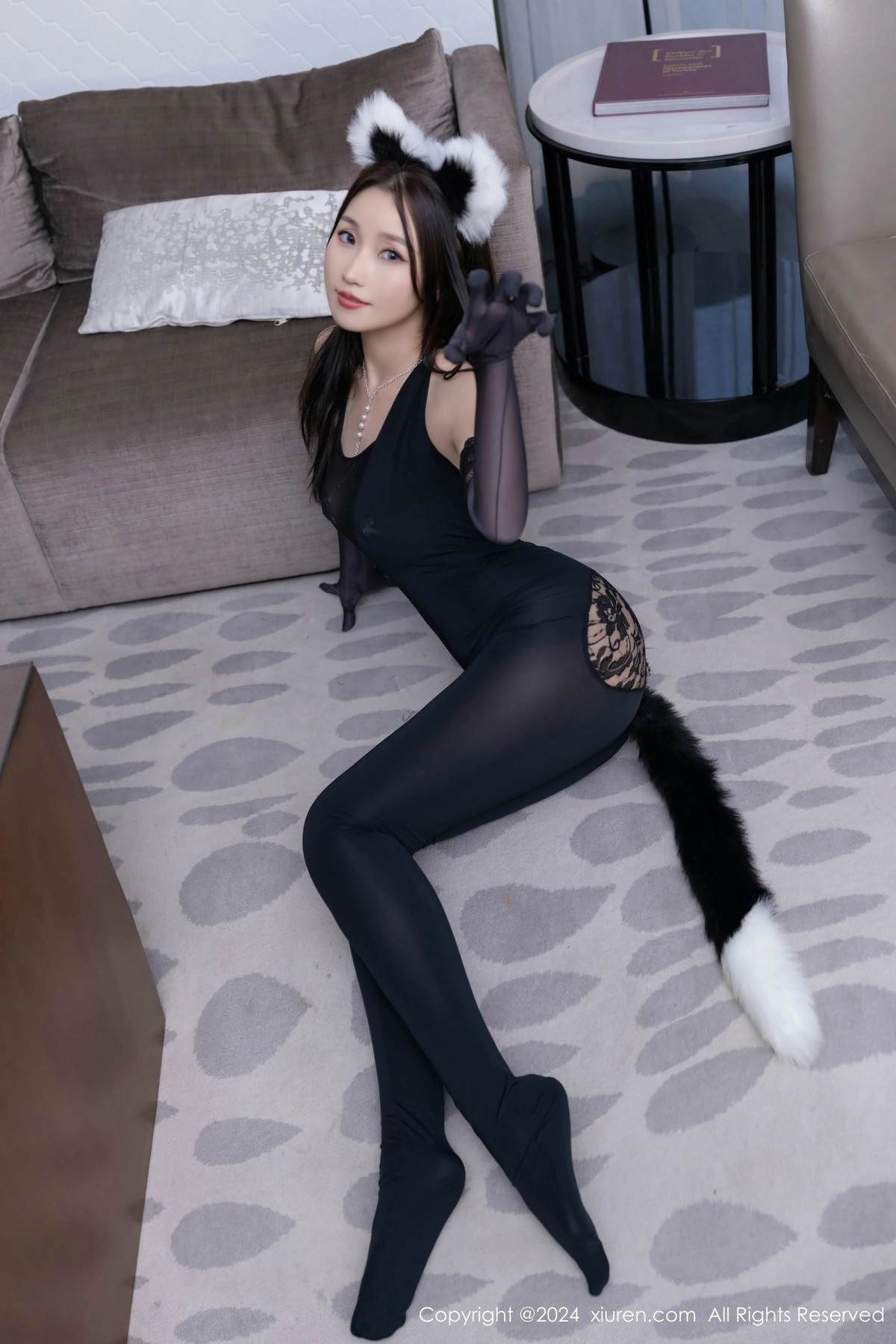 [XiuRen]高清写真图 2024.12.18 No.9617 杏子Yada 黑丝美腿