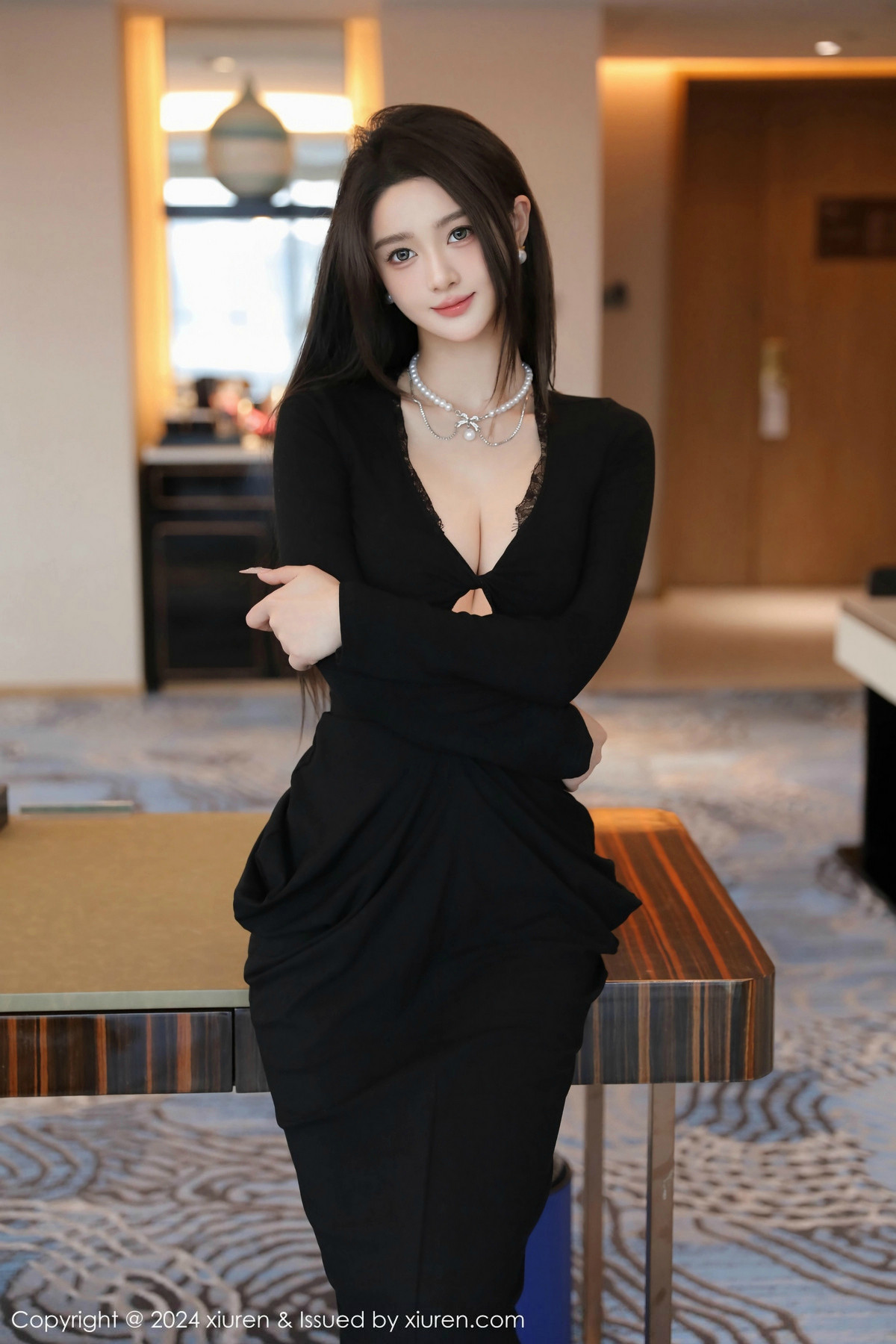 [XiuRen]高清写真图 2024.12.27 No.9670 Candy糖糖 妩媚美腿