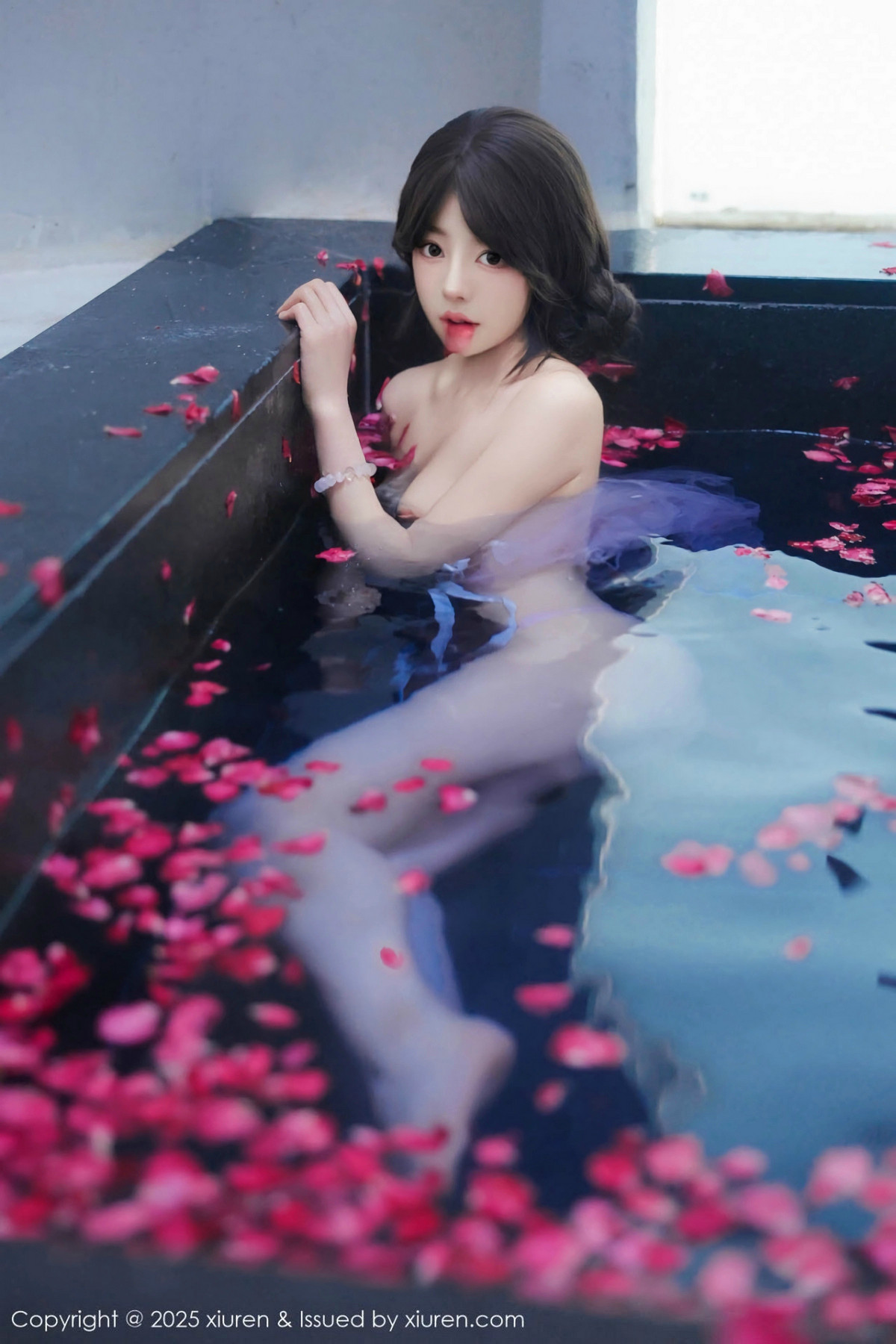 [XiuRen]高清写真图 2025.01.17 No.9778 桃妖夭 浴池美腿