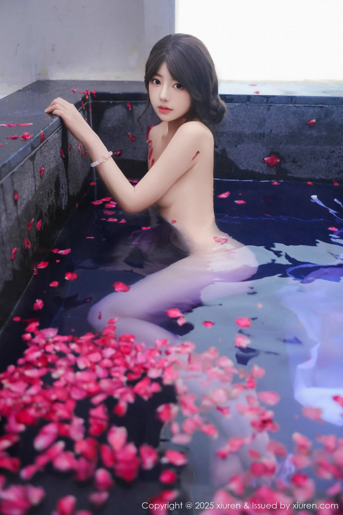 [XiuRen]高清写真图 2025.01.17 No.9778 桃妖夭 浴池美腿