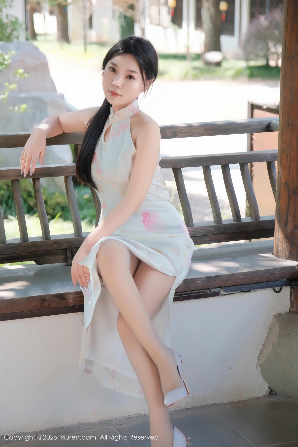 [XiuRen]高清写真图 2025.02.17 No.9893 麦田 丝袜美腿