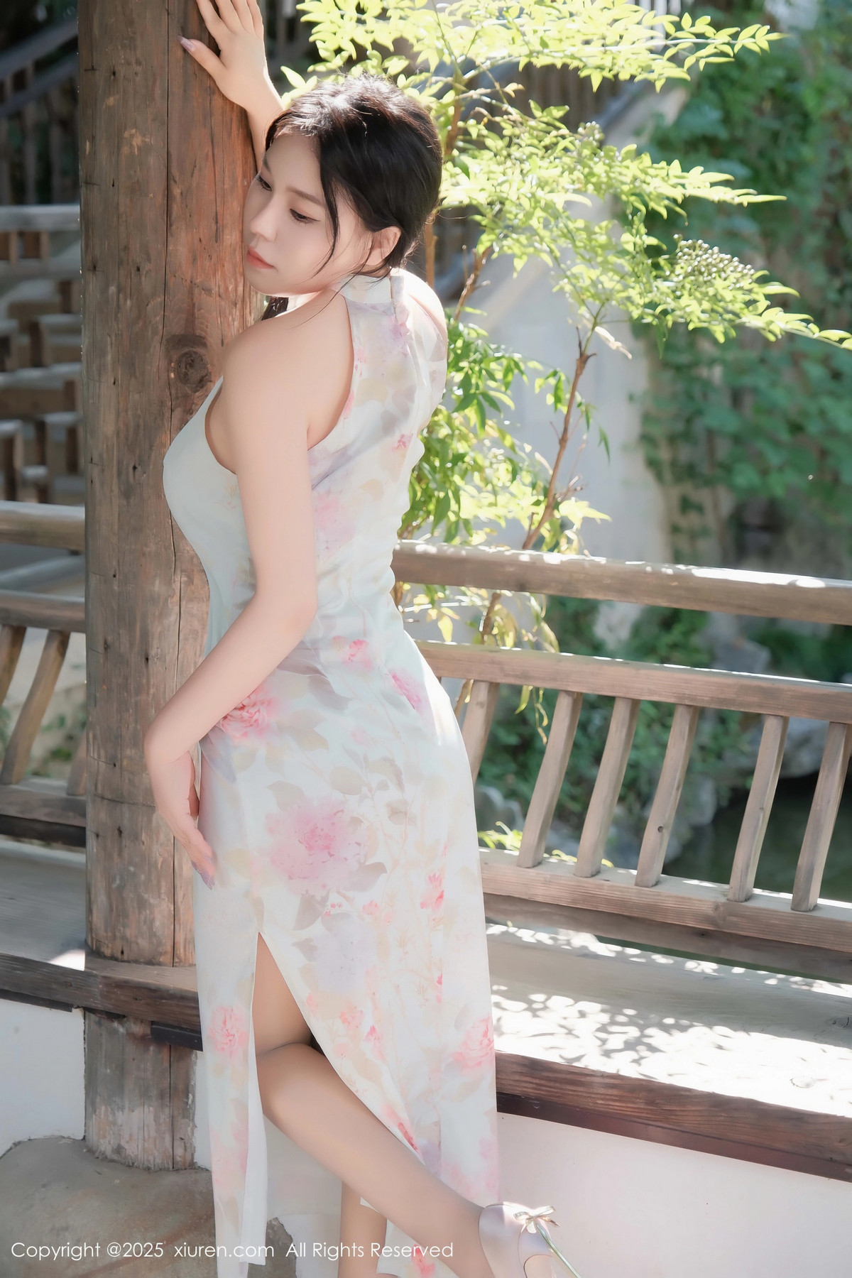 [XiuRen]高清写真图 2025.02.17 No.9893 麦田 丝袜美腿