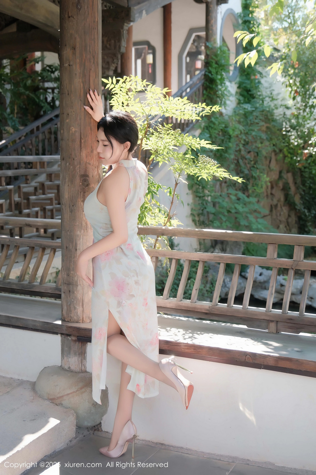 [XiuRen]高清写真图 2025.02.17 No.9893 麦田 丝袜美腿