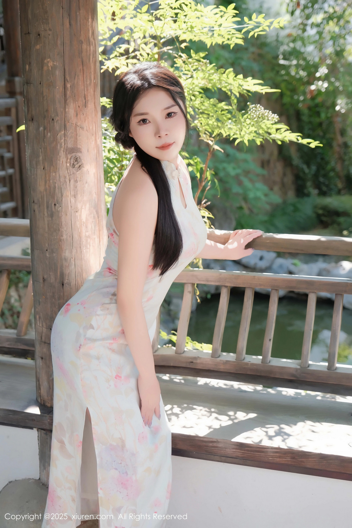 [XiuRen]高清写真图 2025.02.17 No.9893 麦田 丝袜美腿