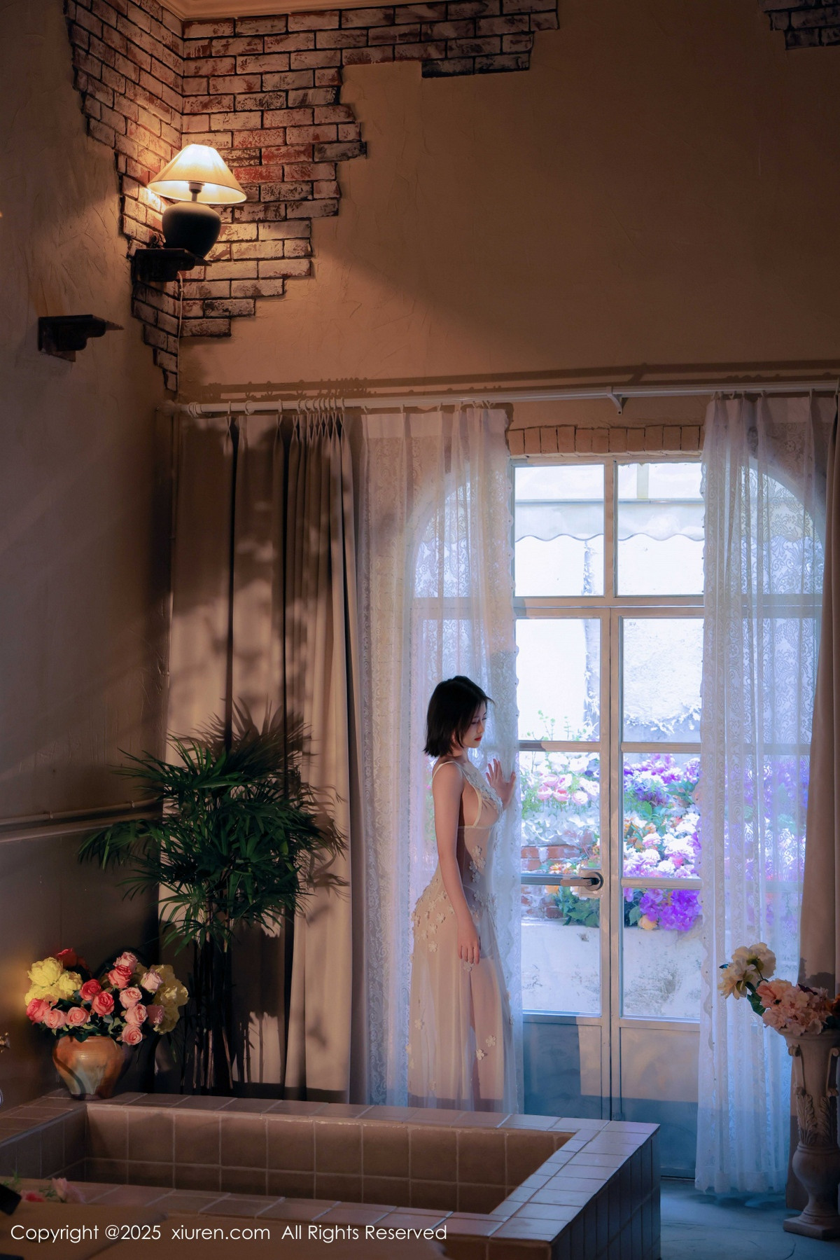 [XiuRen]高清写真图 2025.02.21 No.9920 小橘子orange 薄透连衣裙