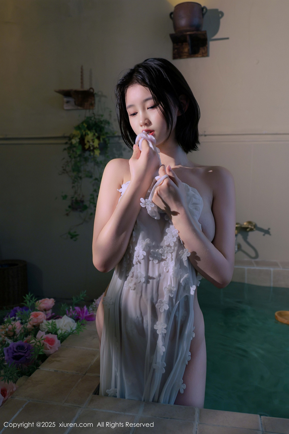 [XiuRen]高清写真图 2025.02.21 No.9920 小橘子orange 薄透连衣裙