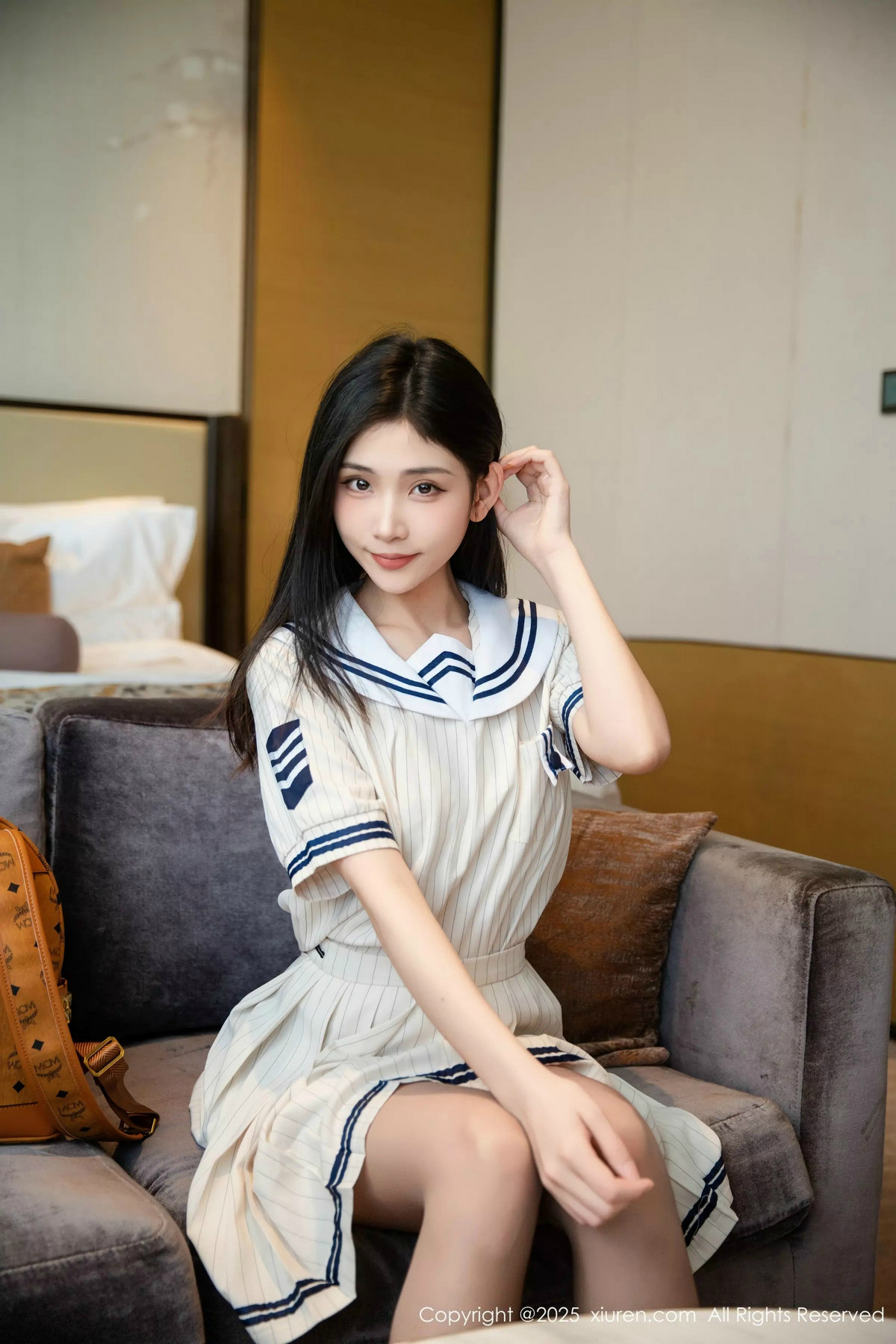 [XiuRen]高清写真图 2025.02.27 No.9942 刘婷婷 丝袜美腿