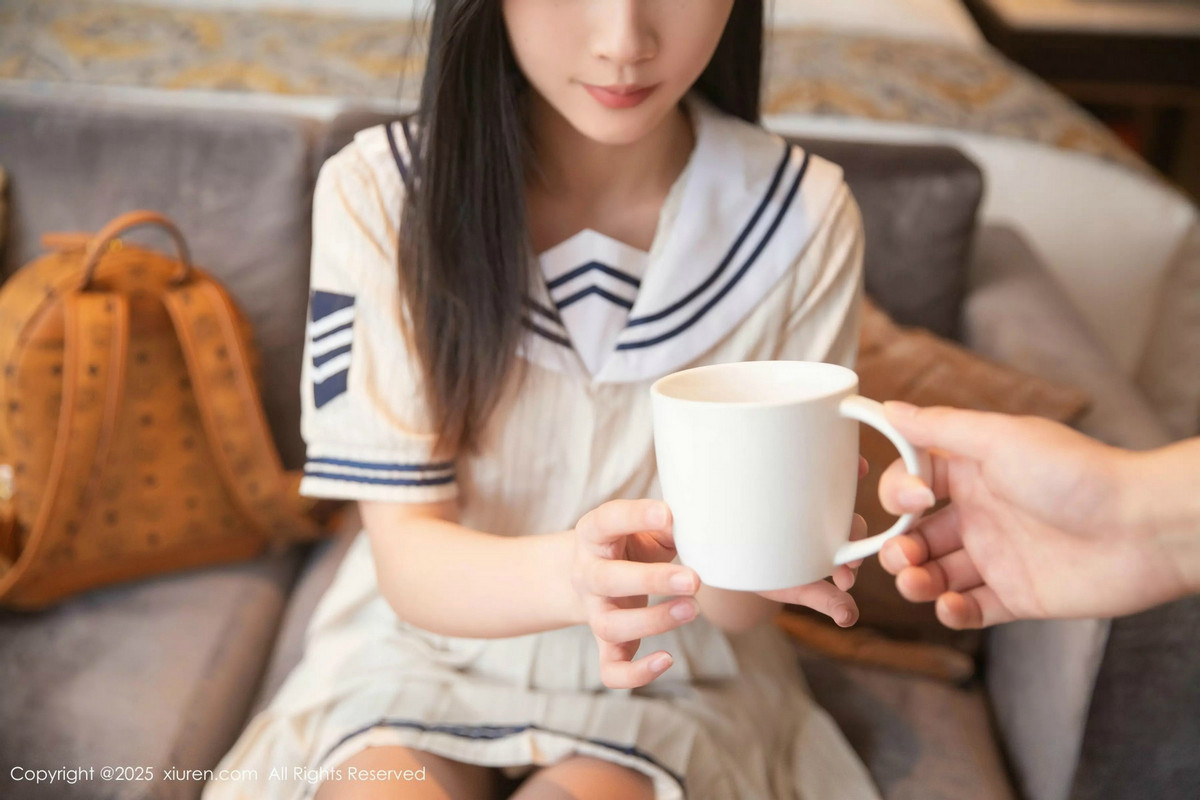 [XiuRen]高清写真图 2025.02.27 No.9942 刘婷婷 丝袜美腿