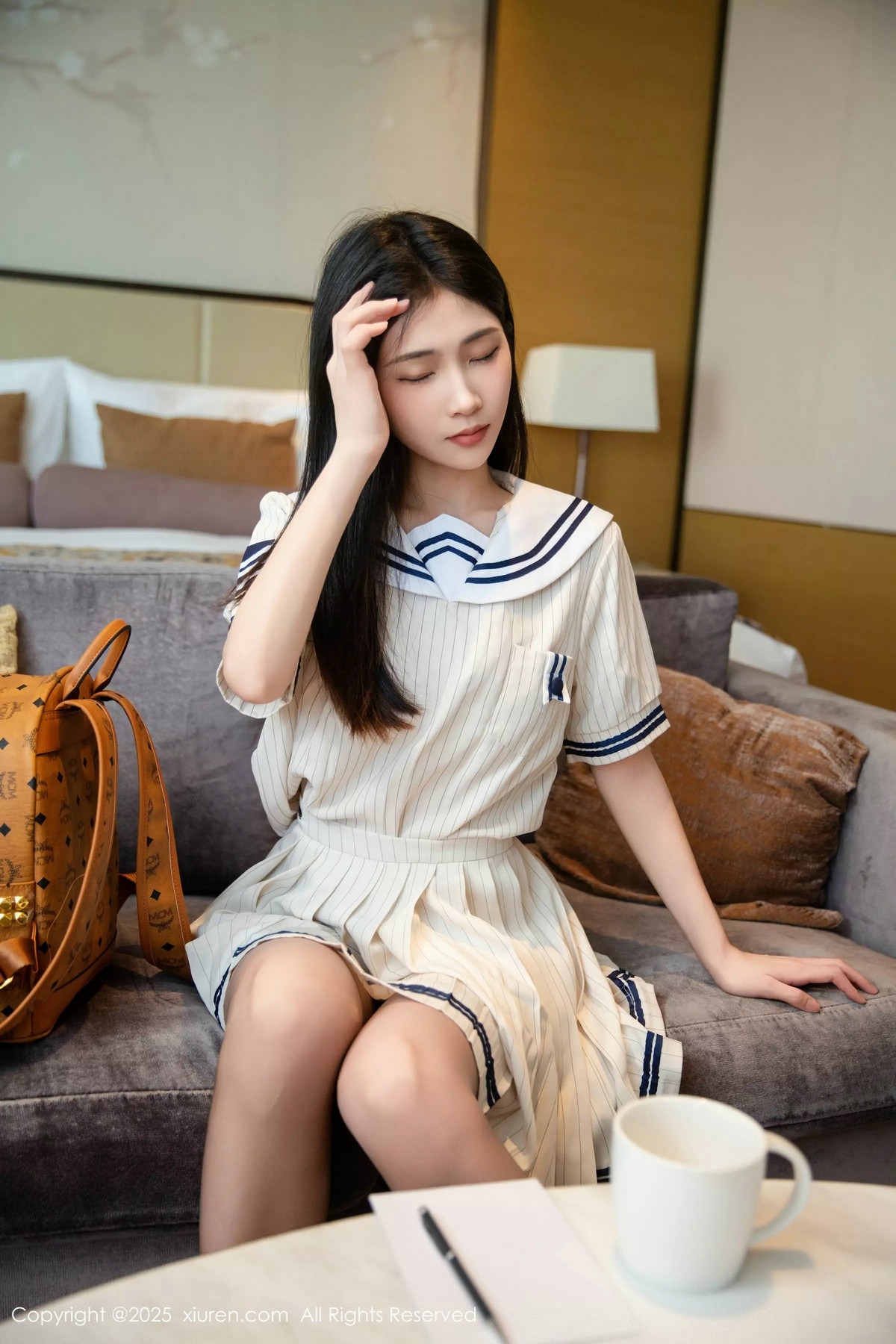 [XiuRen]高清写真图 2025.02.27 No.9942 刘婷婷 丝袜美腿