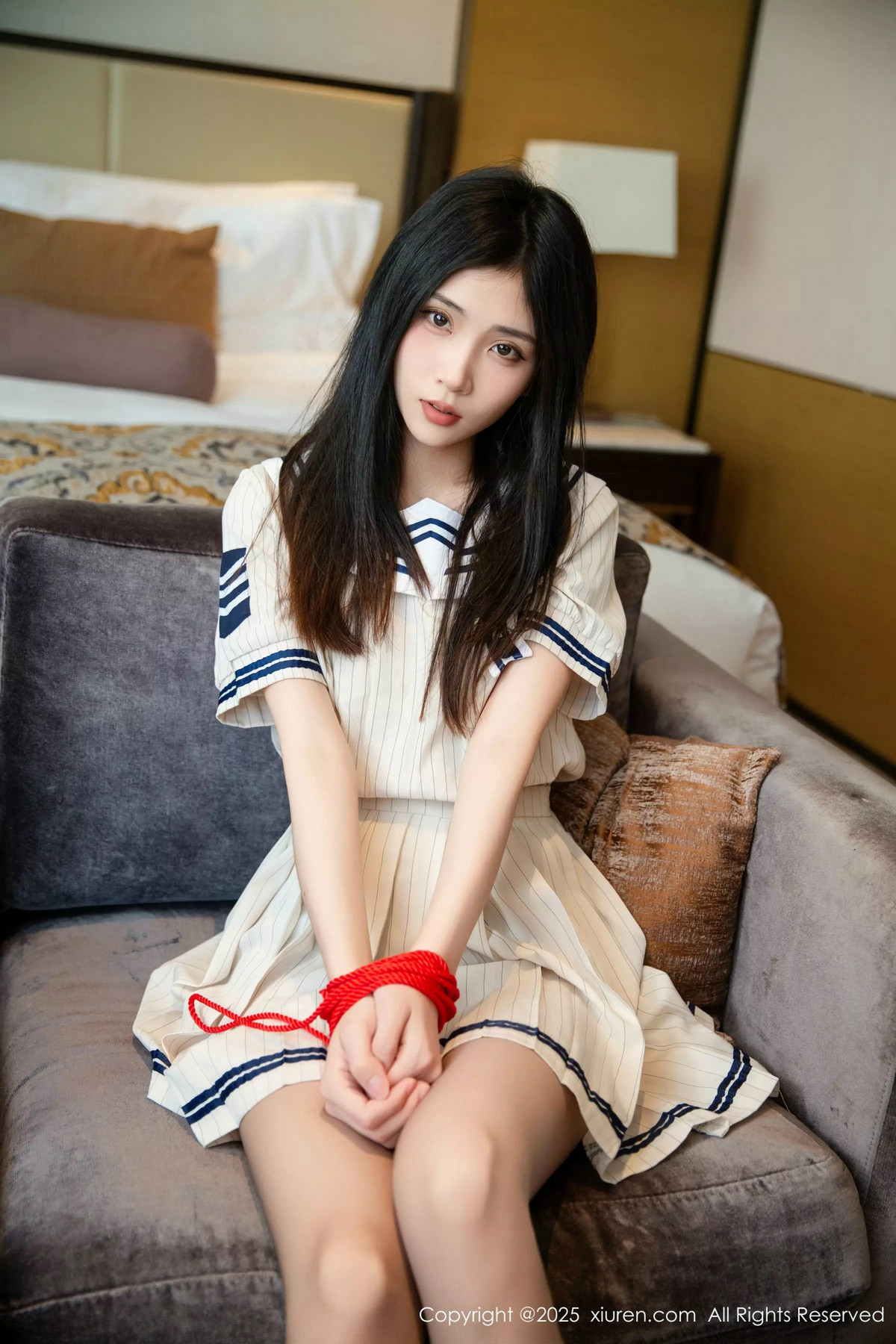 [XiuRen]高清写真图 2025.02.27 No.9942 刘婷婷 丝袜美腿