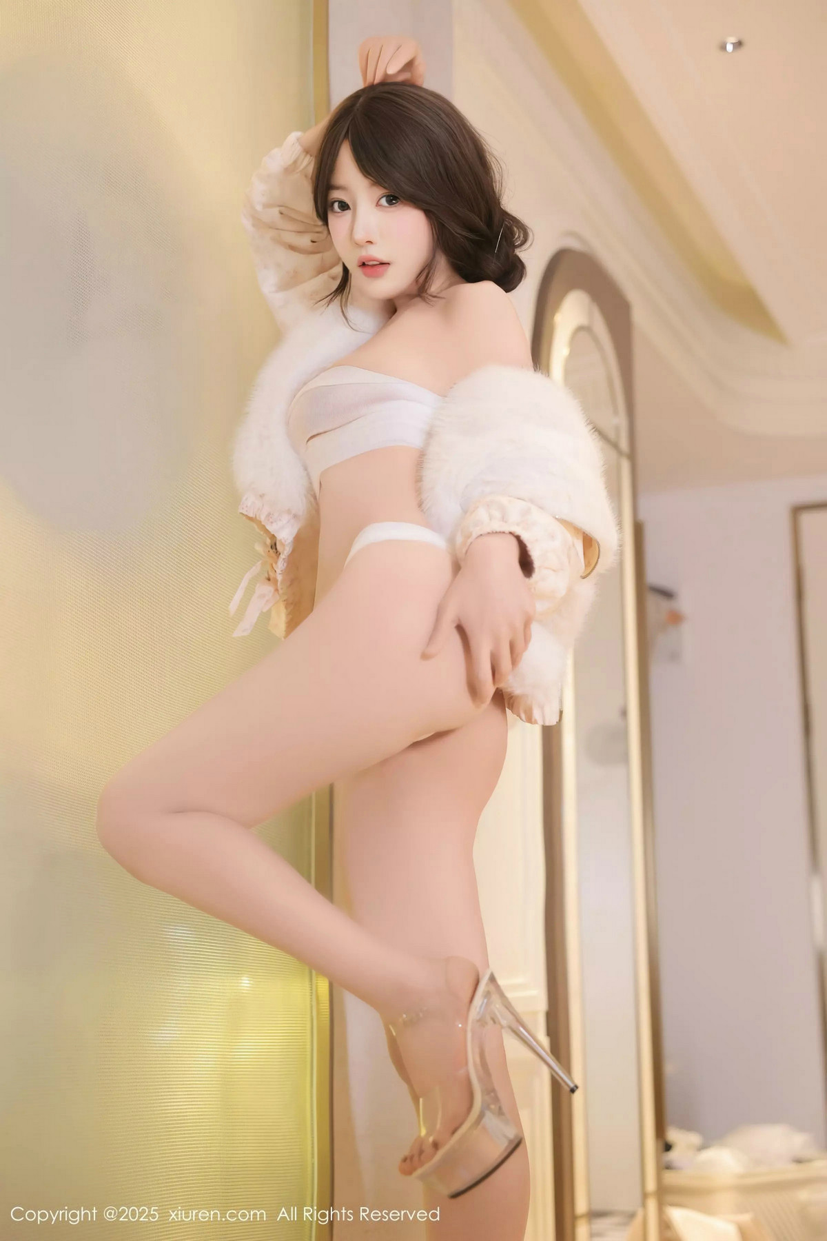 [XiuRen]高清写真图 2025.02.28 No.9950 桃妖夭 性感美腿