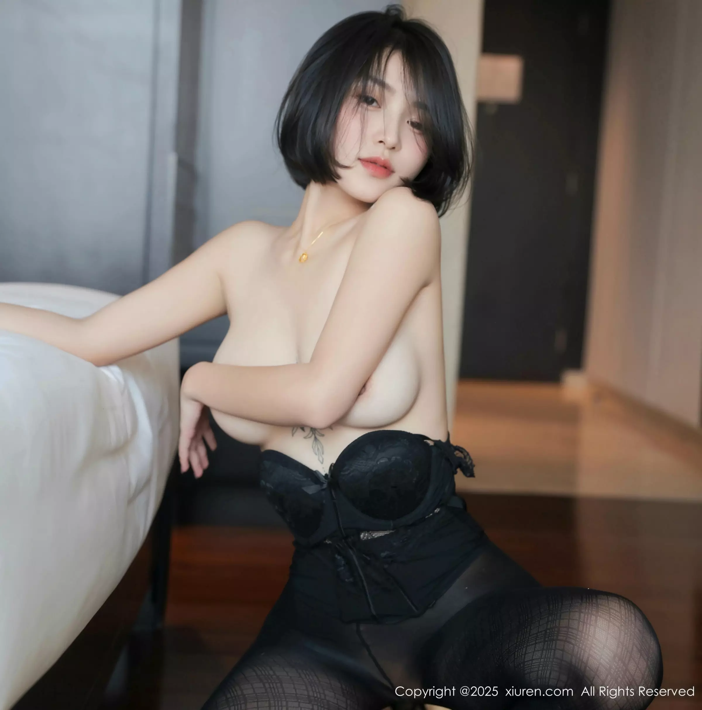 [XiuRen]高清写真图 2025.03.27 No.10076 汐子 魅惑黑丝
