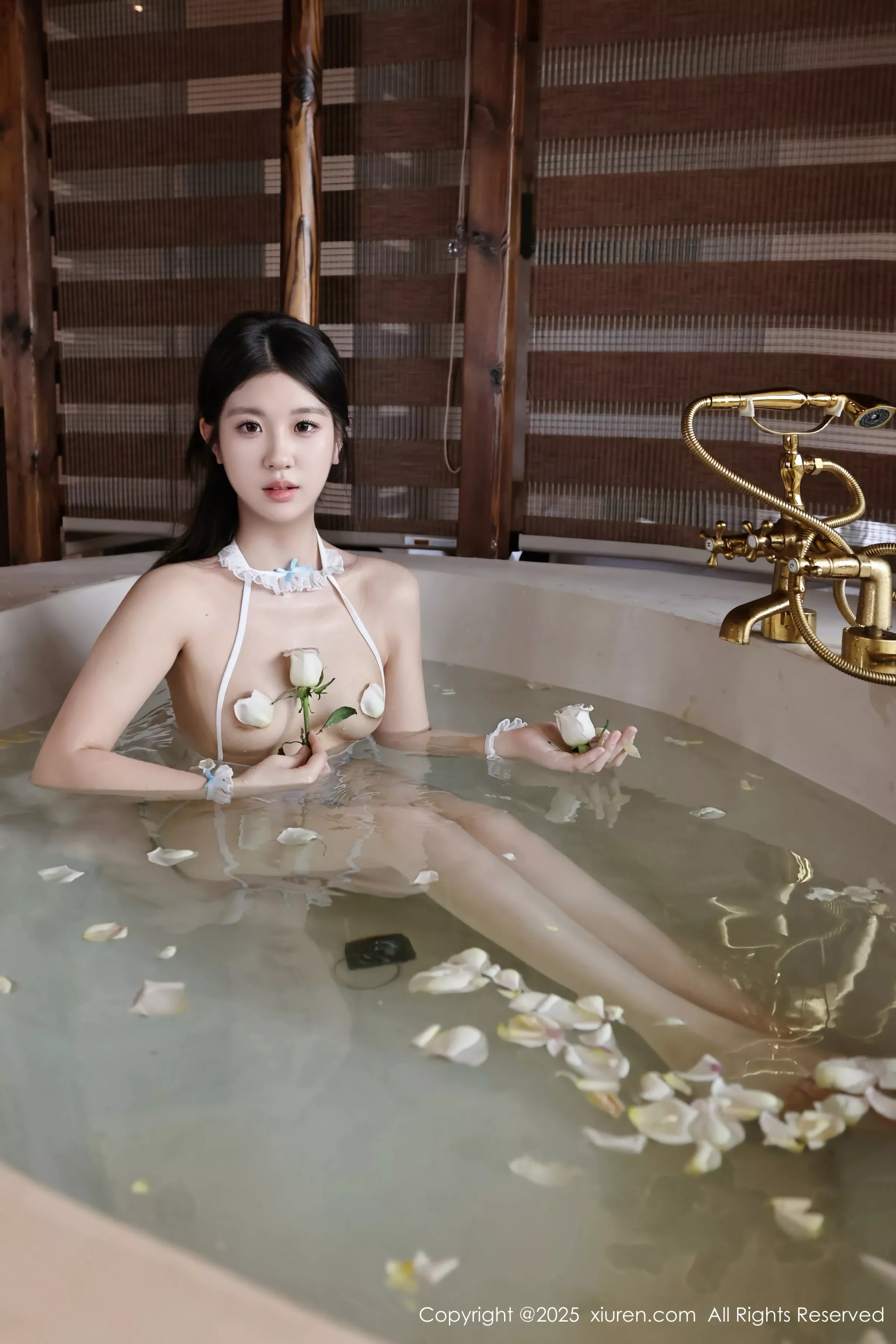 [XiuRen]高清写真图 2025.04.25 No.10199 小芭乐 黑色比基尼