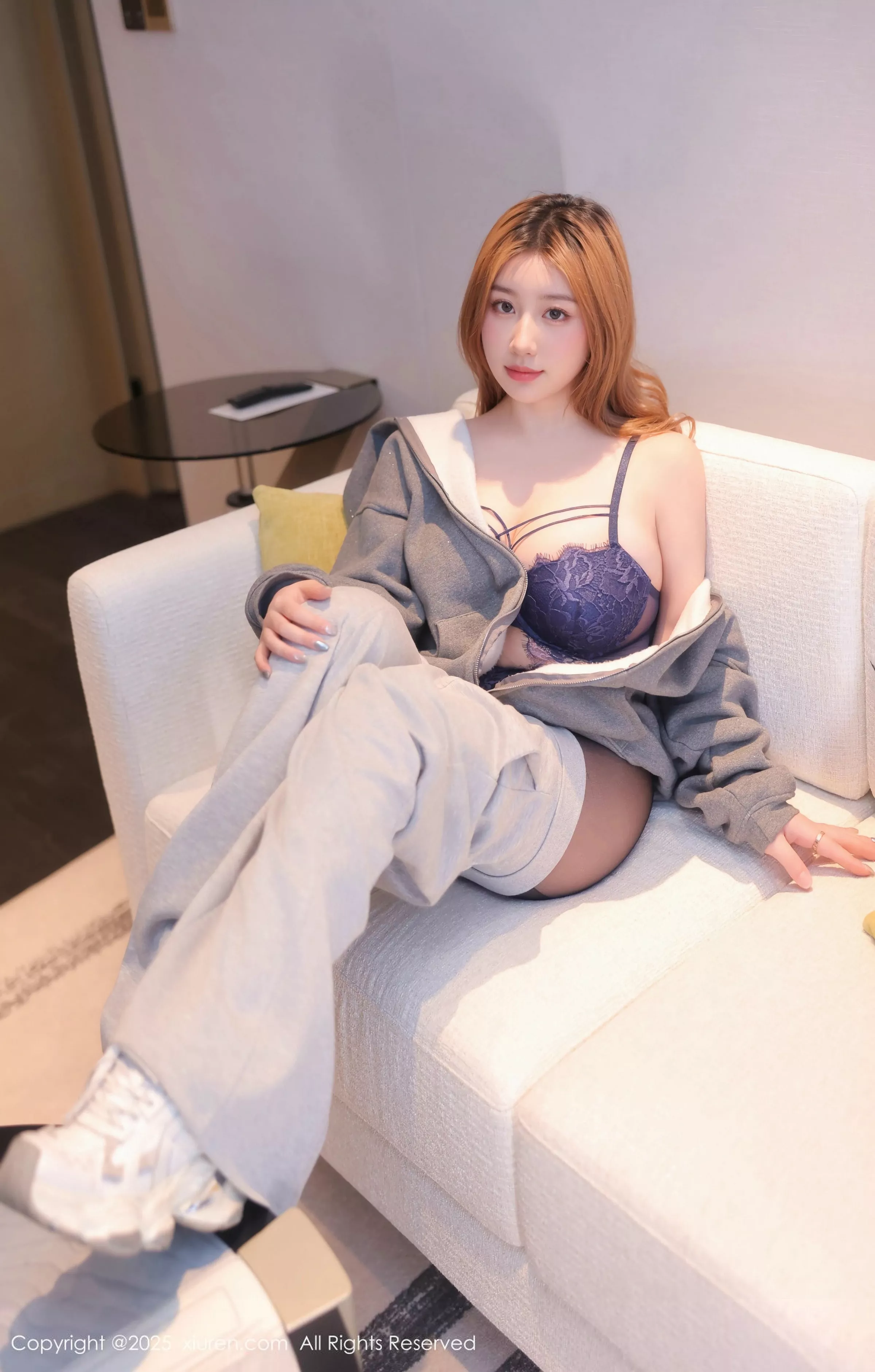 [XiuRen]高清写真图 2025.05.09 No.10253 M麦当劳 灰色卫衣