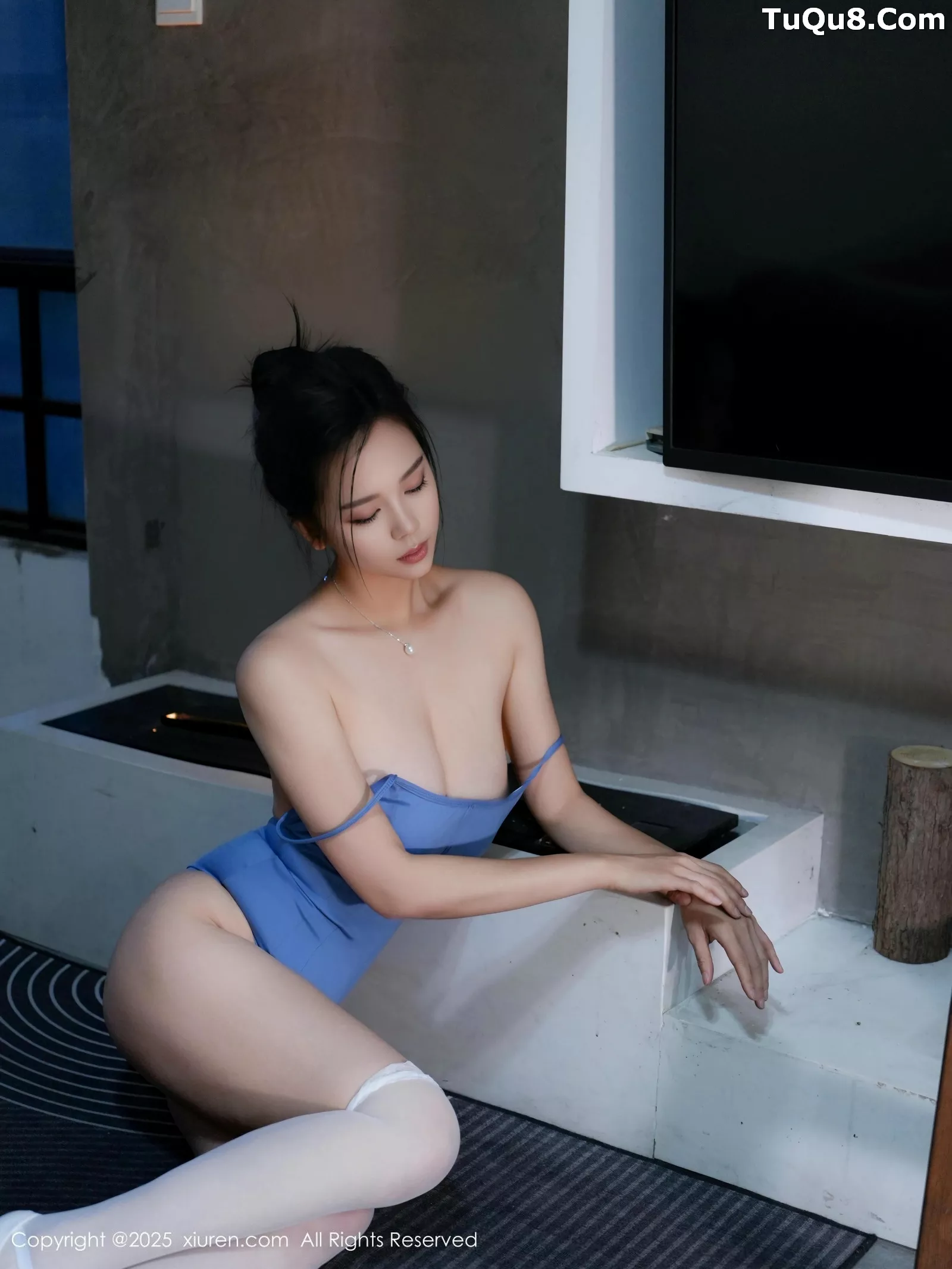 [XiuRen]高清写真图 2025.05.26 No.10327 玫瑰我爱你 蓝色瑜伽服