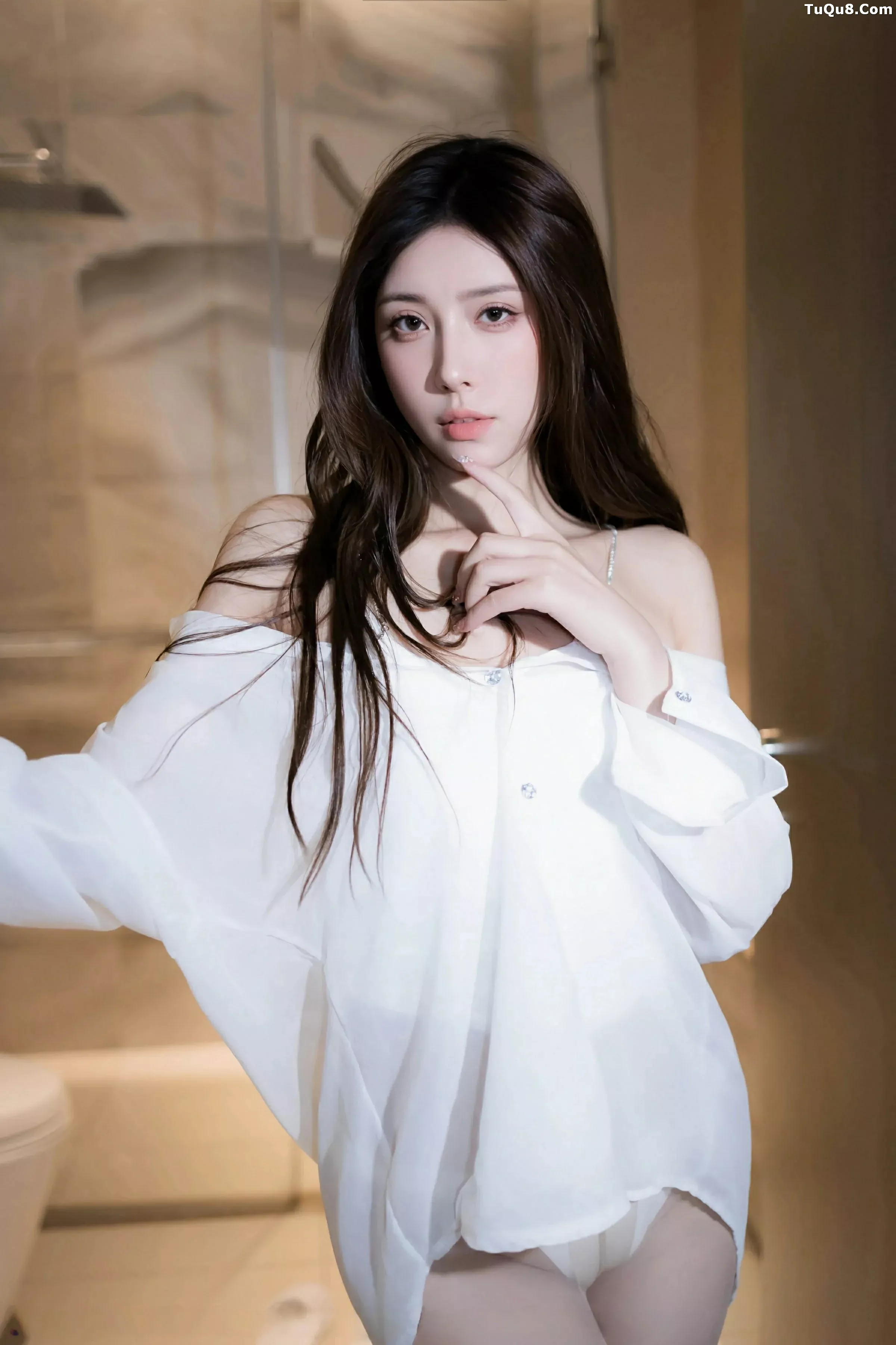 [XiuRen]高清写真图 2025.07.03 No.10502 悦兮 性感白T