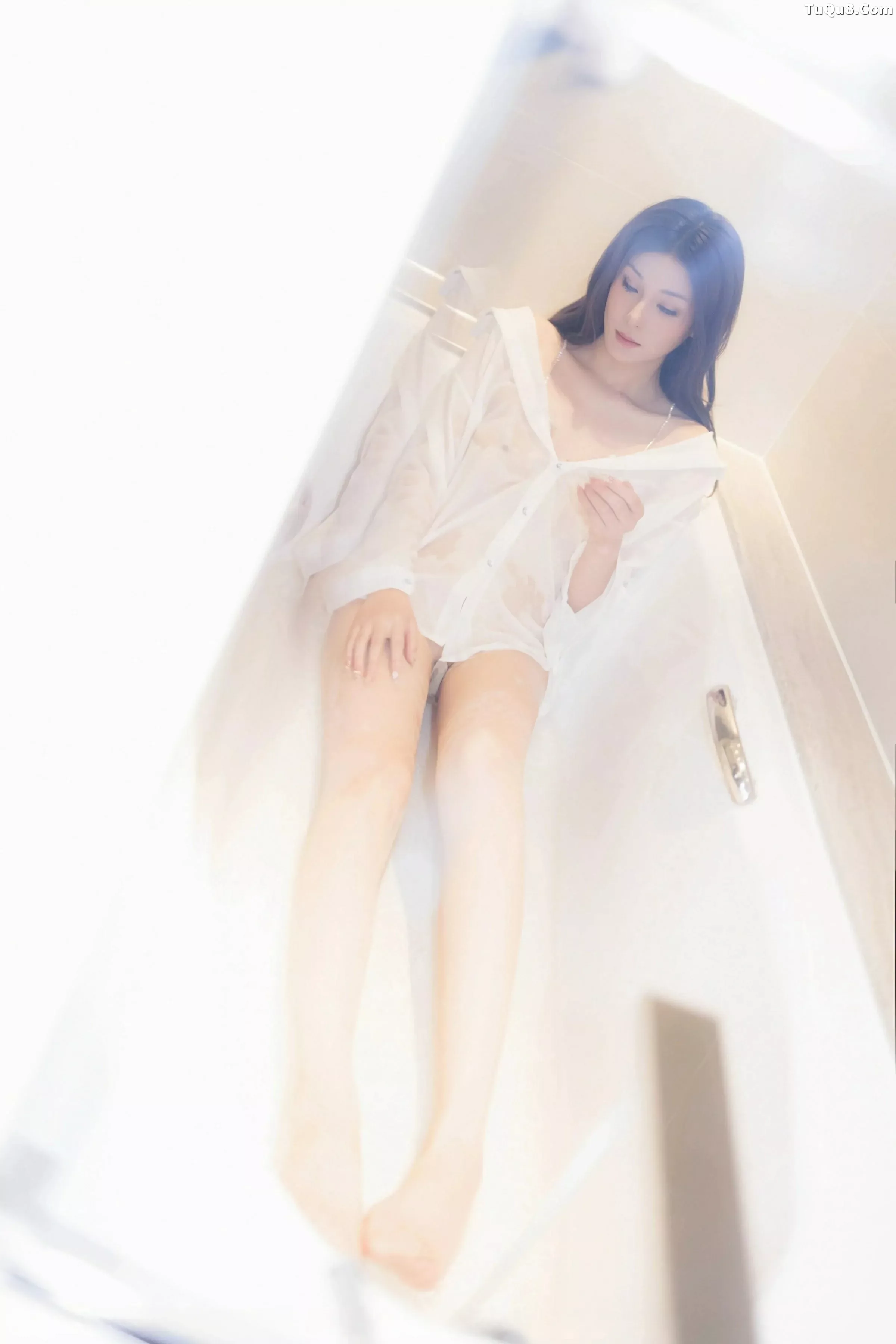 [XiuRen]高清写真图 2025.07.03 No.10502 悦兮 性感白T