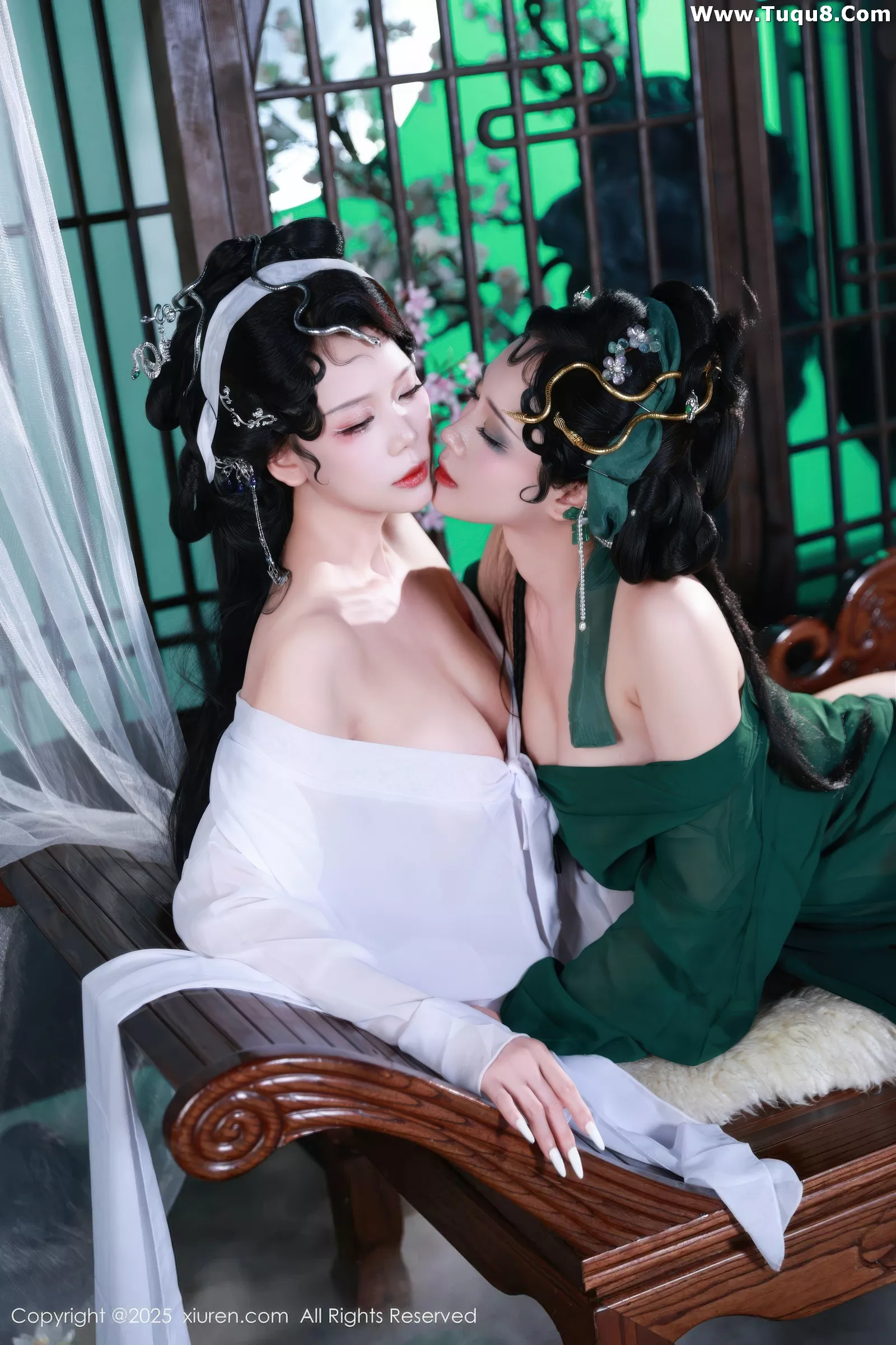 [XiuRen]高清写真图 2025.07.18 No.10561 南乔 青蛇