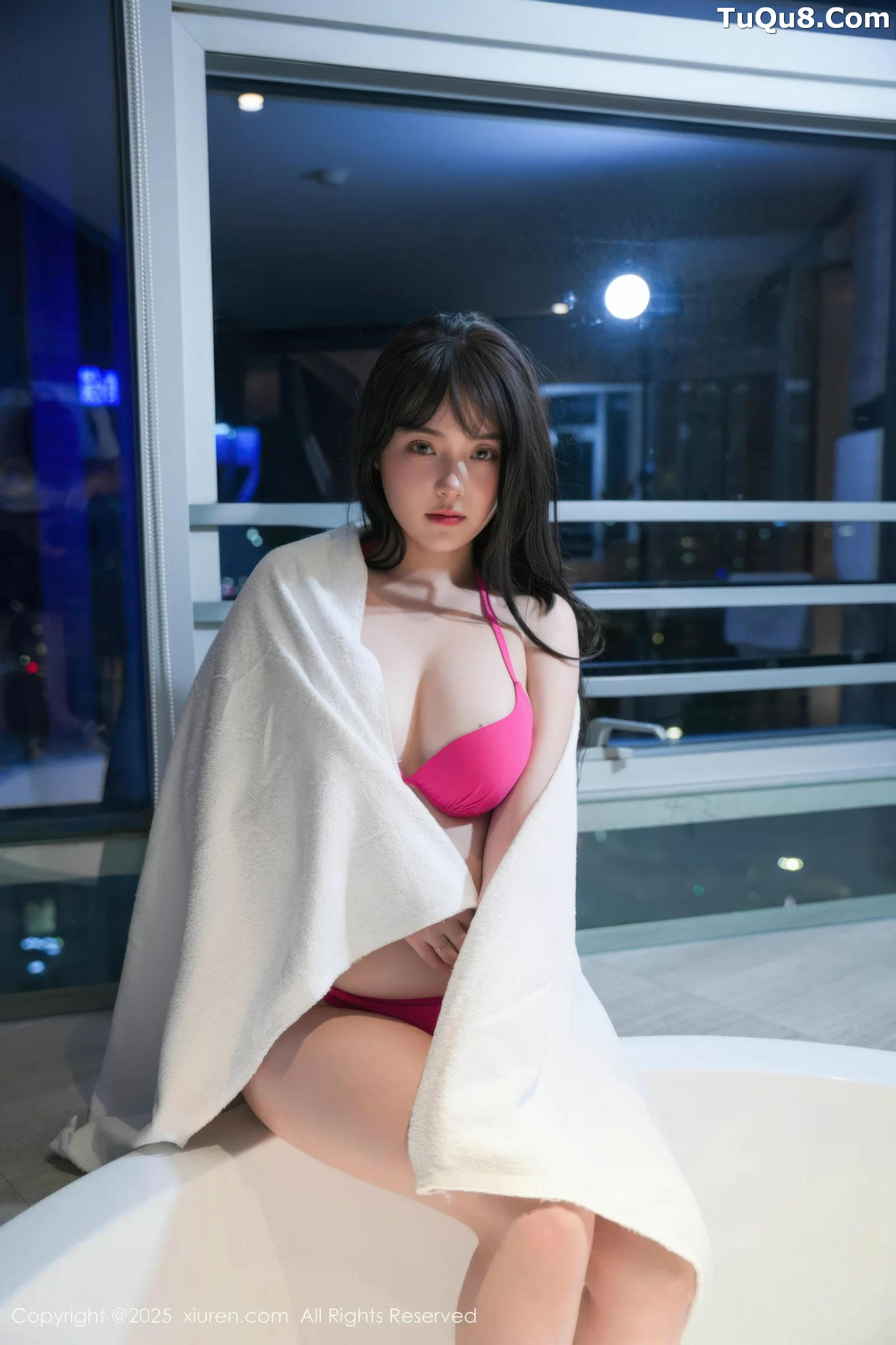 [XiuRen]高清写真图 2025.08.21 No.10675 软情 玫红色比基尼