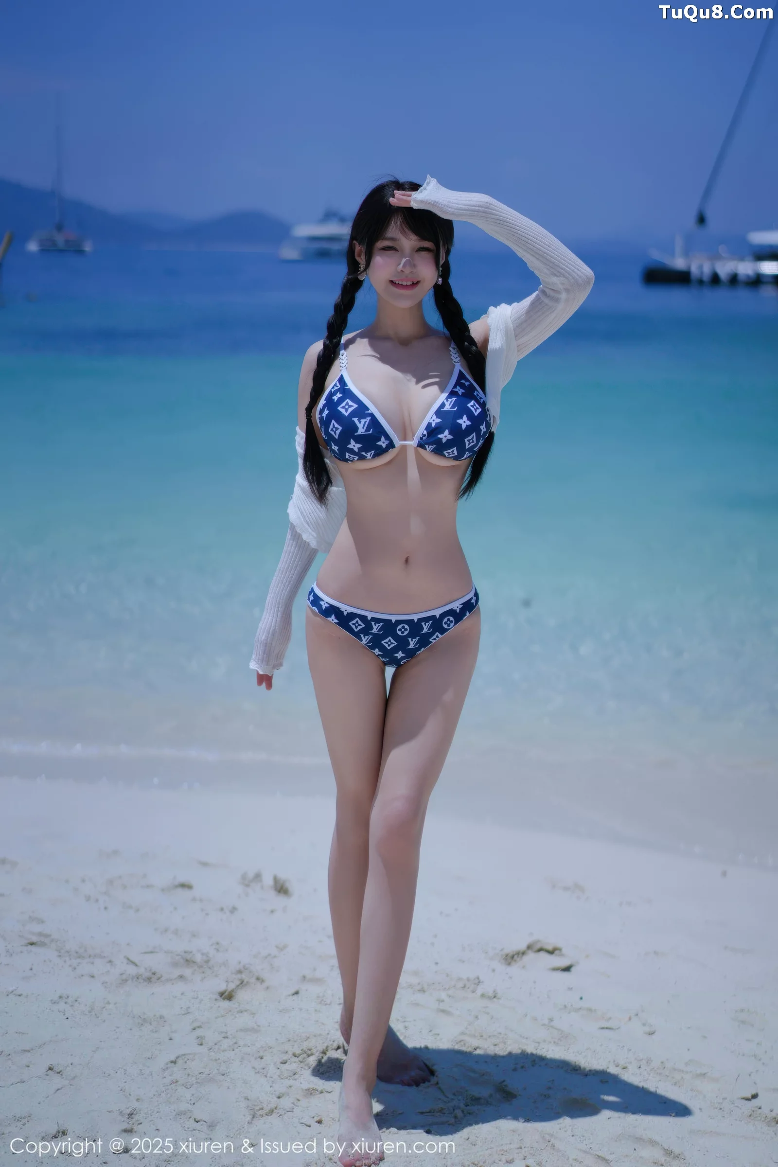 [XiuRen]高清写真图 2025.08.28 No.10699 心上可Flora 蓝色尾巴