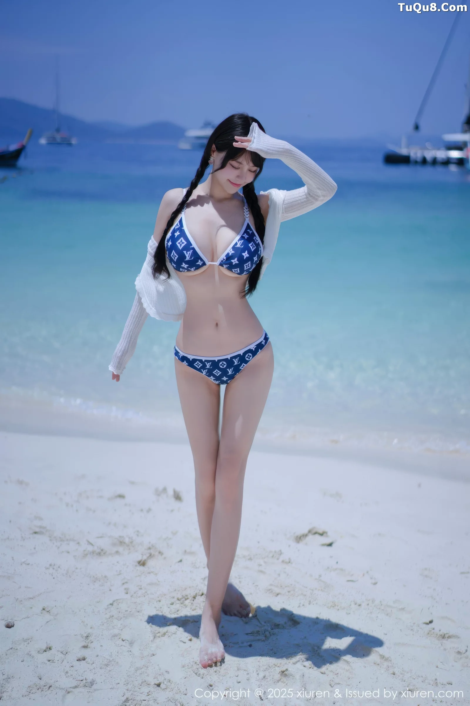 [XiuRen]高清写真图 2025.08.28 No.10699 心上可Flora 蓝色尾巴