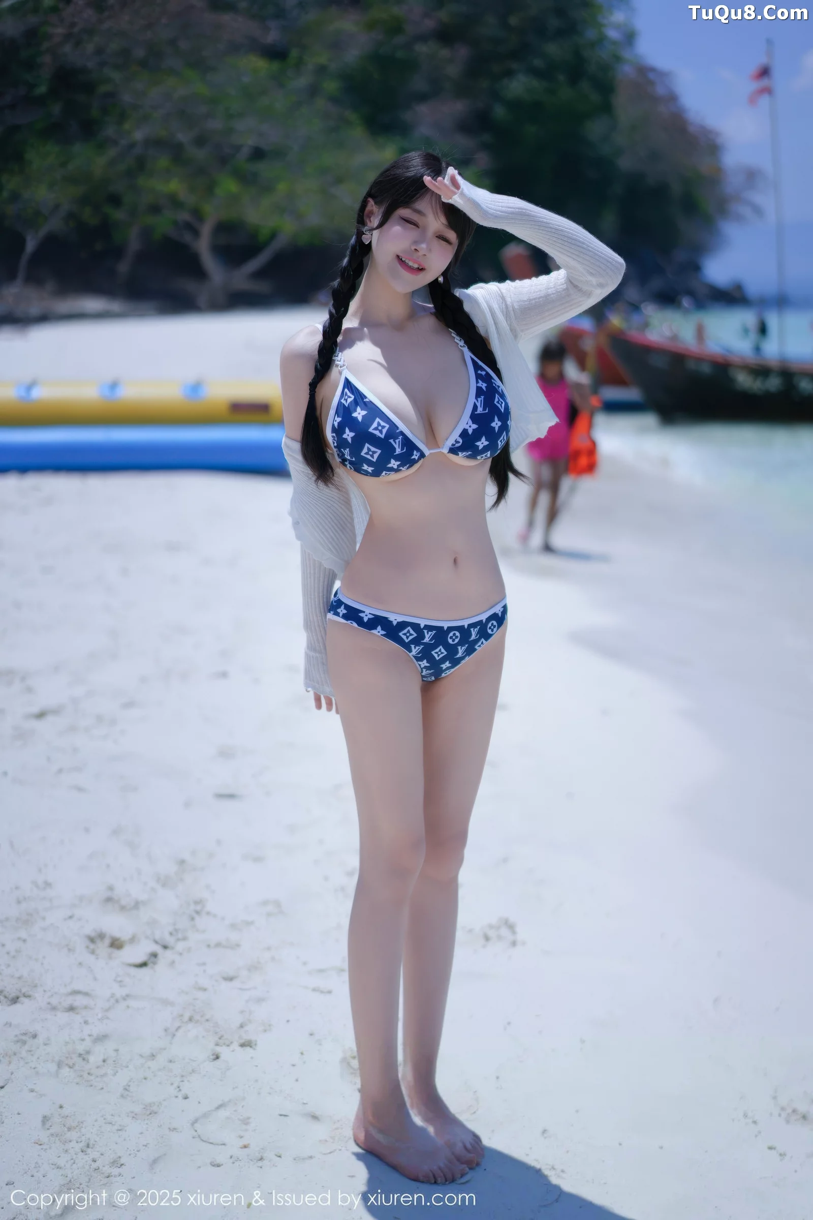 [XiuRen]高清写真图 2025.08.28 No.10699 心上可Flora 蓝色尾巴