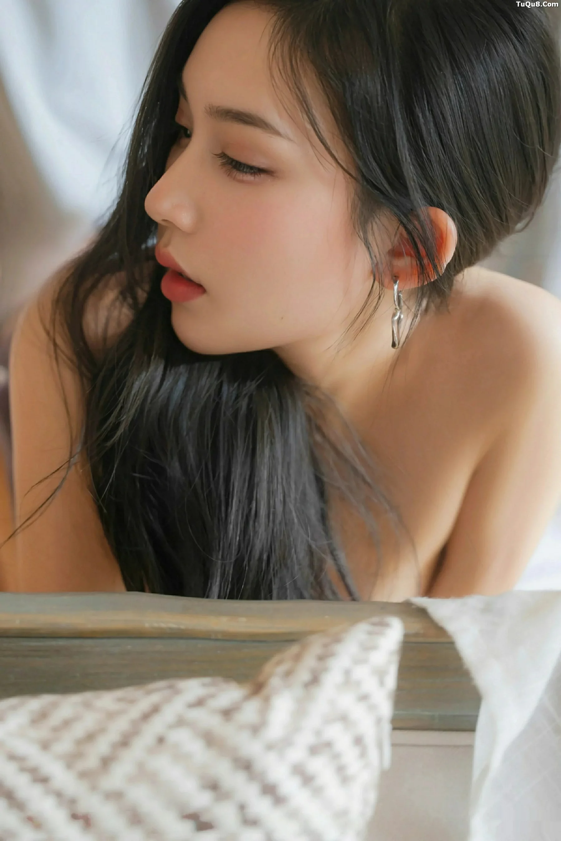 [XiuRen]高清写真图 2025.09.24 No.10801 小阿娇Gill 白色丝袜
