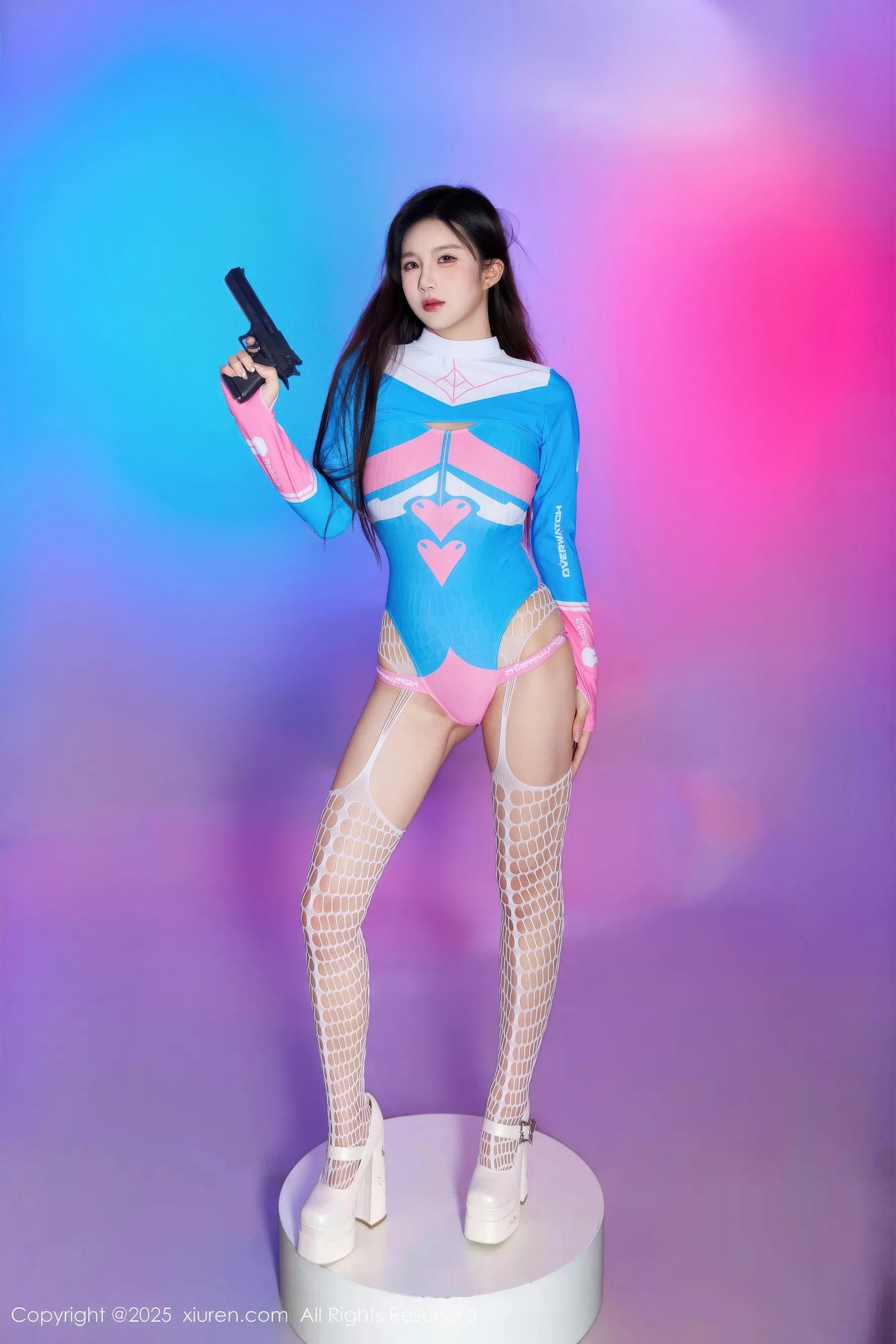 [XiuRen]高清写真图 2025.10.17 No.10886 小肉肉咪 Cosplay装扮